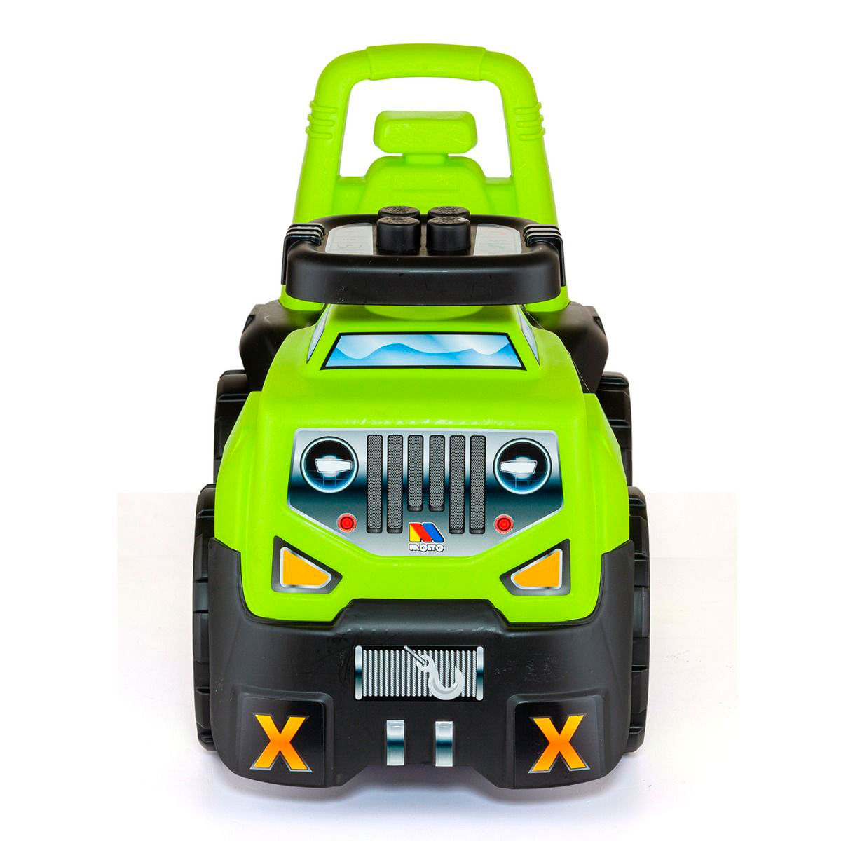 Un coche de juguete verde neón con parachoques delantero negro, faros y ruedas grandes sobre fondo blanco.