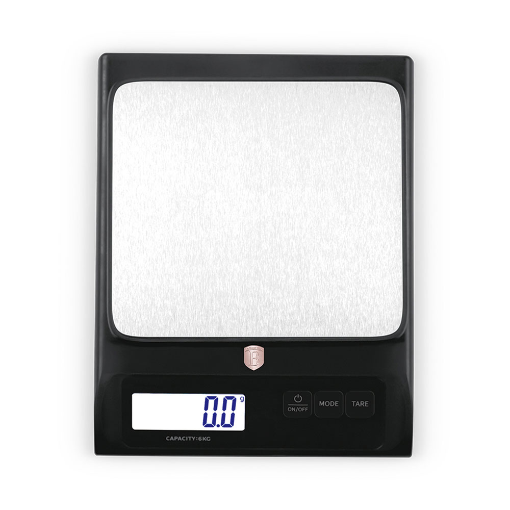 Eine schwarze digitale Küchenwaage mit Edelstahlplattform und digitalem Display, das 0,0 g anzeigt.