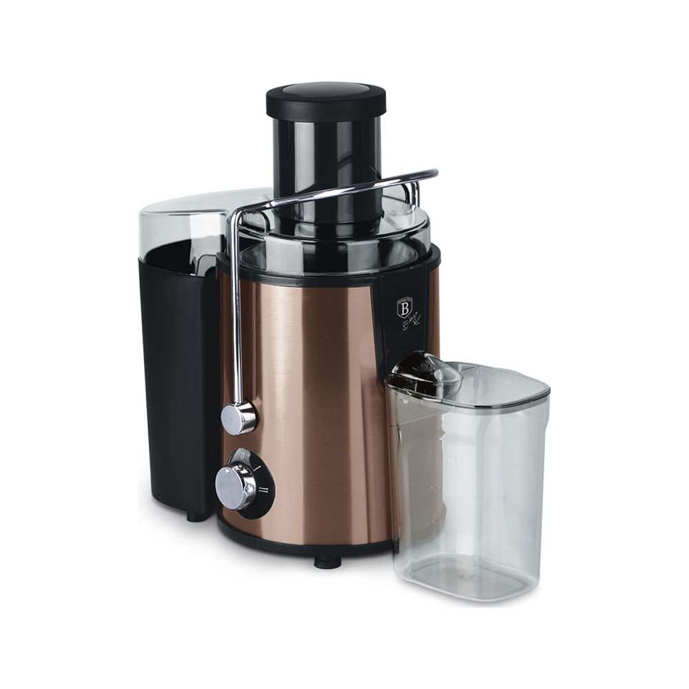 Moderno spremiagrumi elettrico in rame e nero con contenitore per polpa trasparente e caraffa su sfondo bianco.