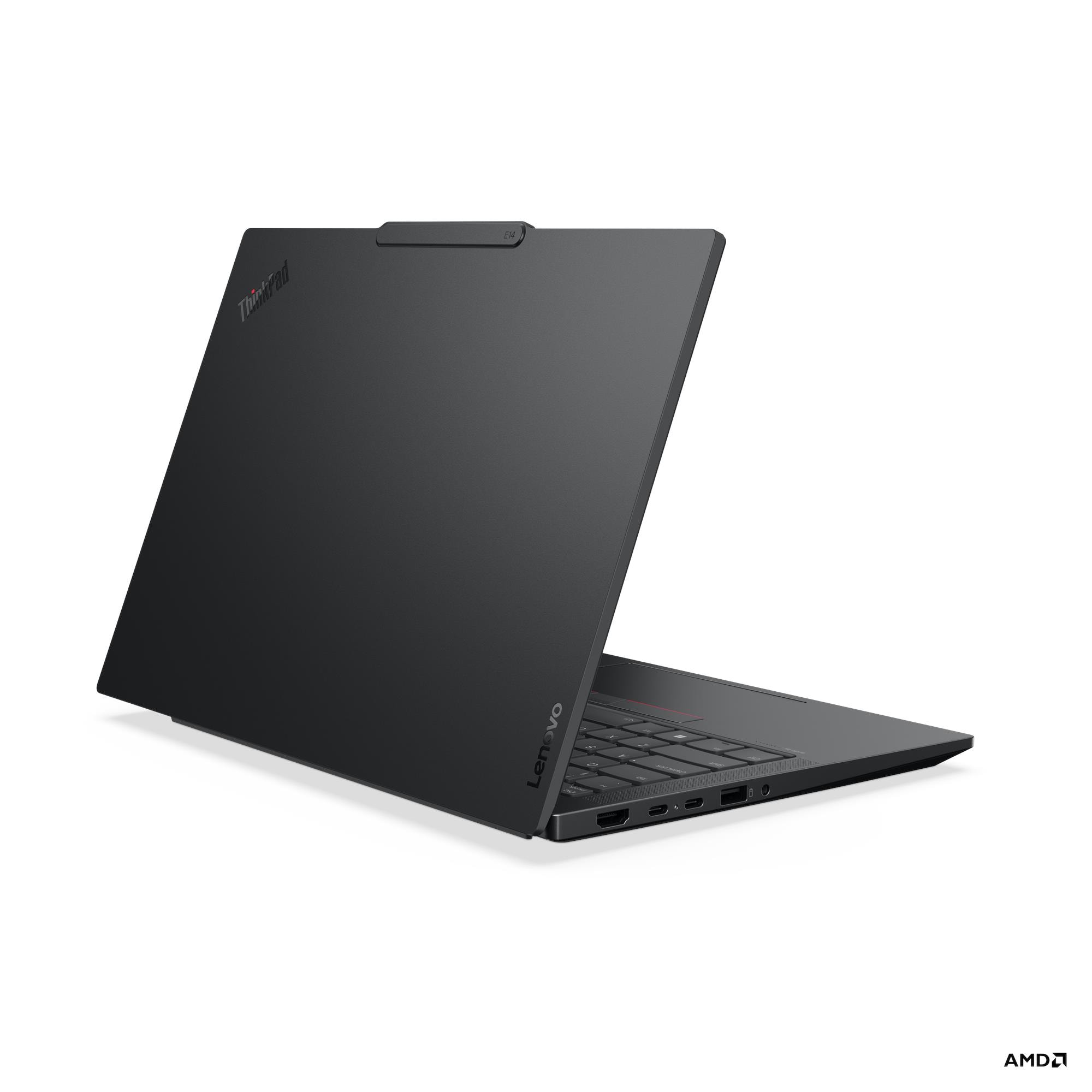 Un computer portatile Lenovo ThinkPad nero su sfondo bianco, visto da dietro a sinistra.