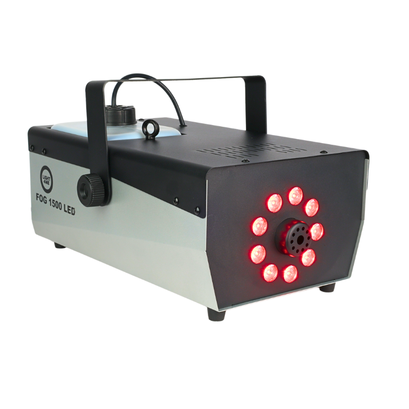 Eine silber-schwarze FOG 1500 LED Nebelmaschine mit roten LEDs und einem Metallbügel auf weißem Hintergrund.