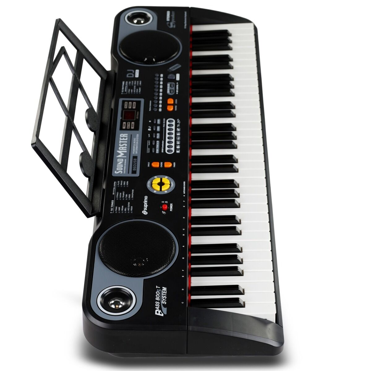 Ein schwarzes E-Keyboard mit eingebauten Lautsprechern, Bedientasten und Notenständer vor weißem Hintergrund.