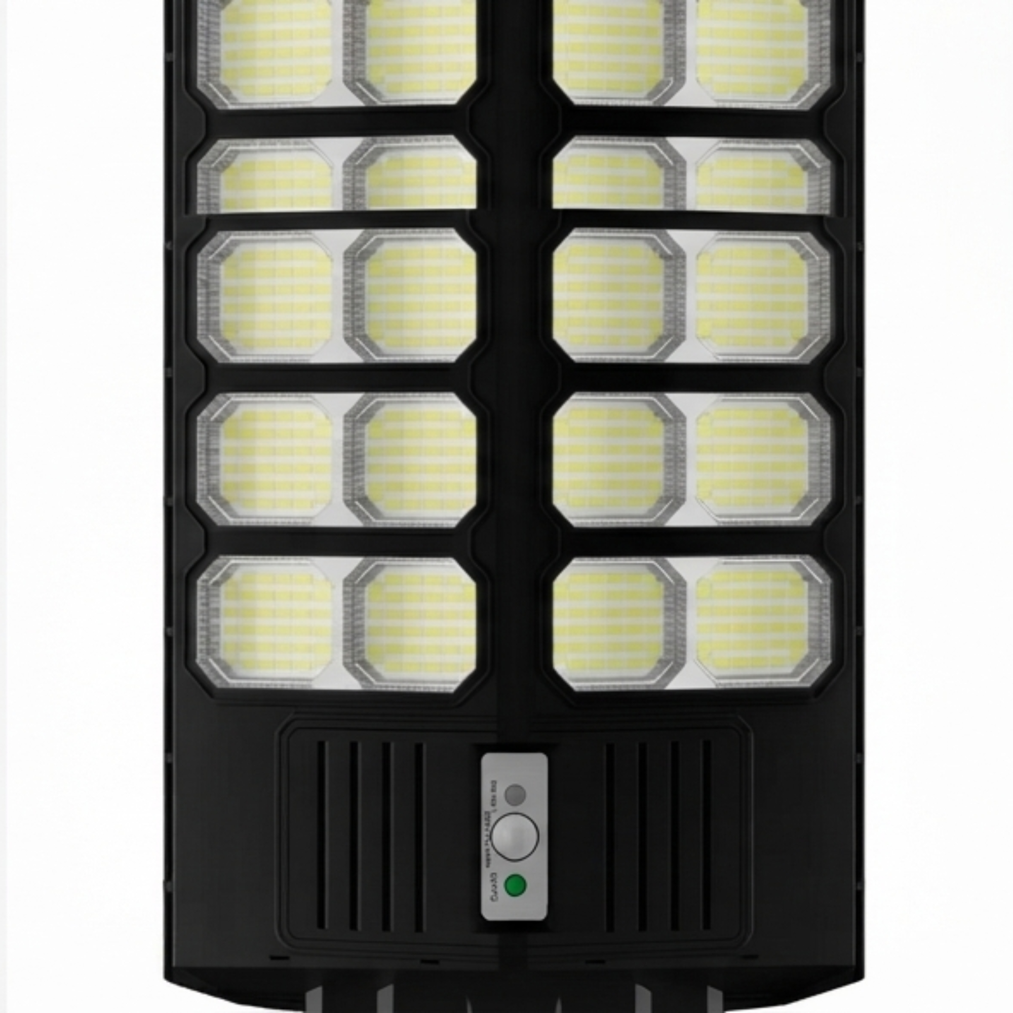 Luminaria pública LED negra con múltiples módulos LED amarillos y un pequeño sensor de movimiento en la parte inferior.