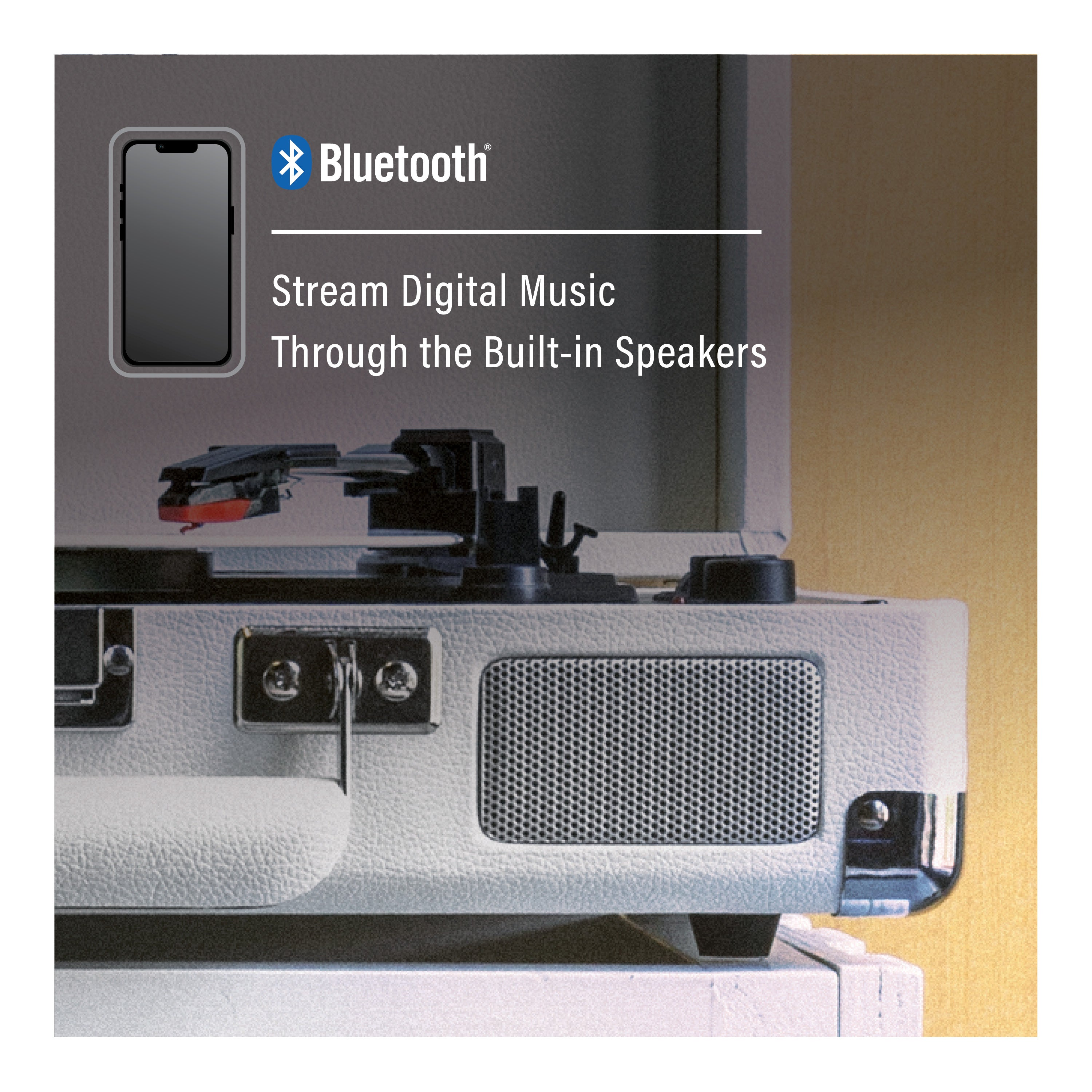 Ein weißer Plattenspieler mit Bluetooth-Text und Smartphone-Symbol wirbt für digitales Musikstreaming über integrierte Lautsprecher.