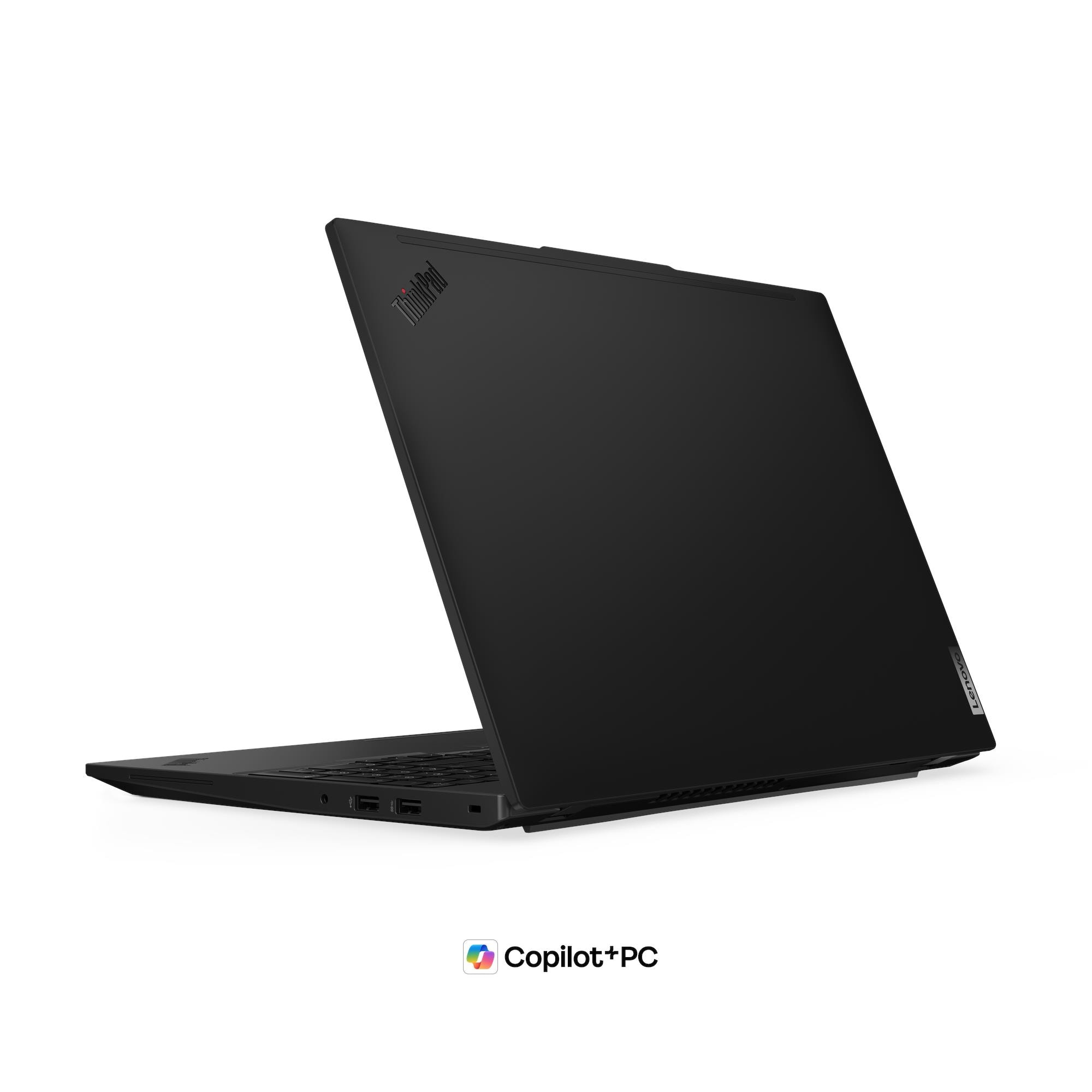 Un computer portatile Lenovo ThinkPad nero su sfondo bianco, con porte USB visibili.