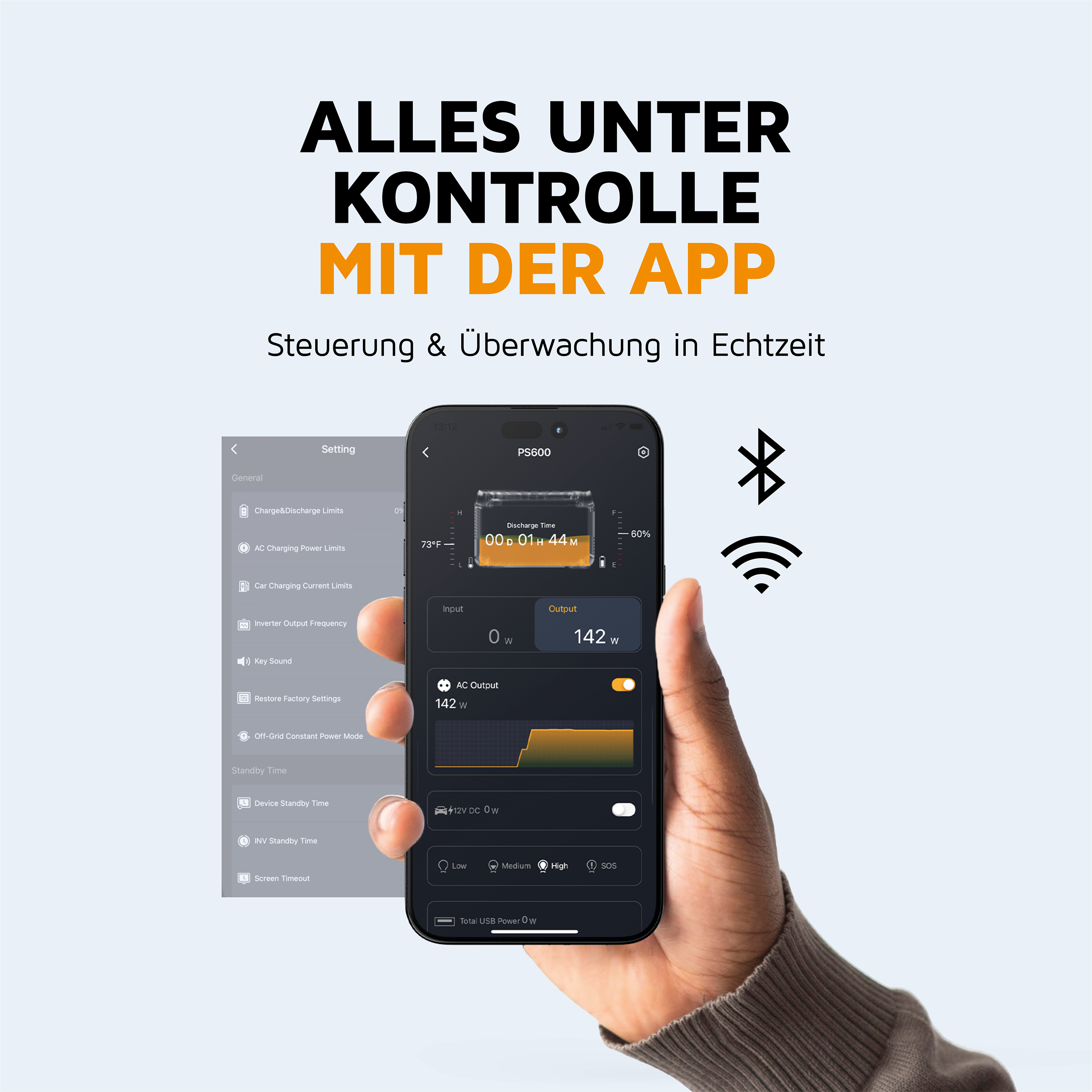 Hand hält ein Smartphone, das eine Steuerungs-App für ein Energiesichersystem zeigt.