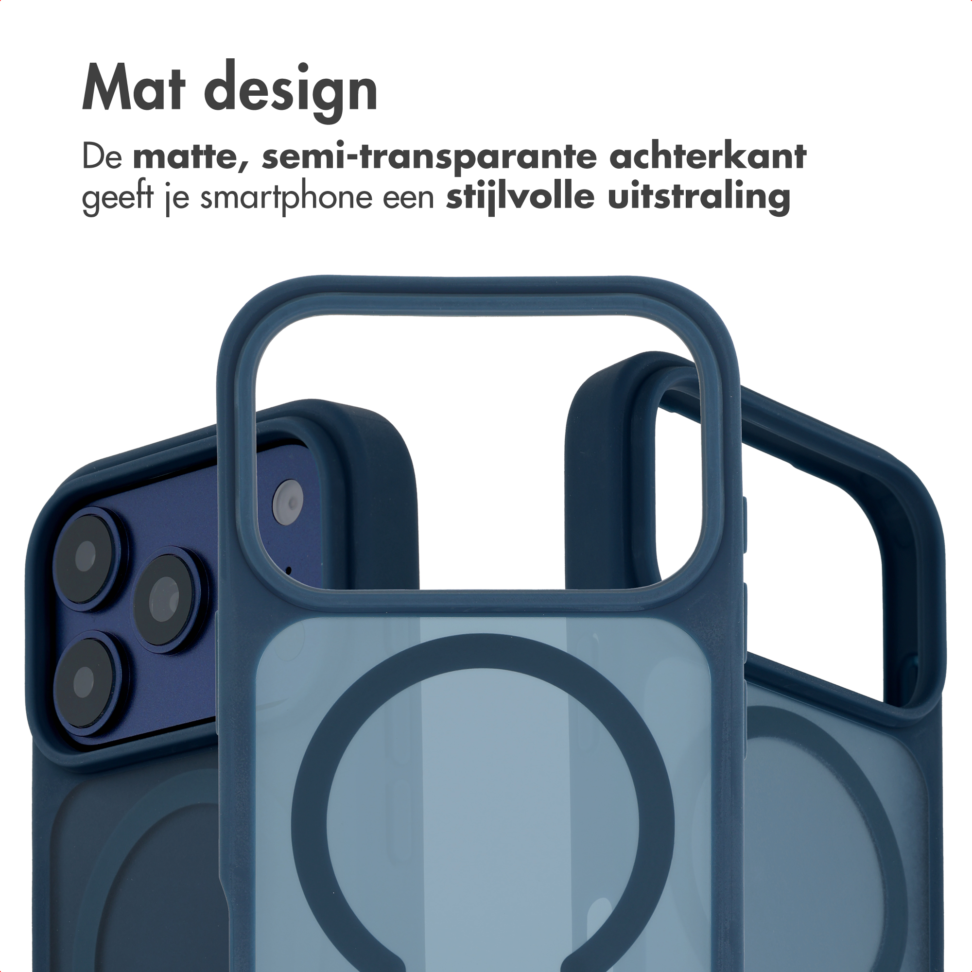 Trois coques de smartphone bleu foncé à dos mat semi-transparent et anneaux MagSafe sur fond blanc.