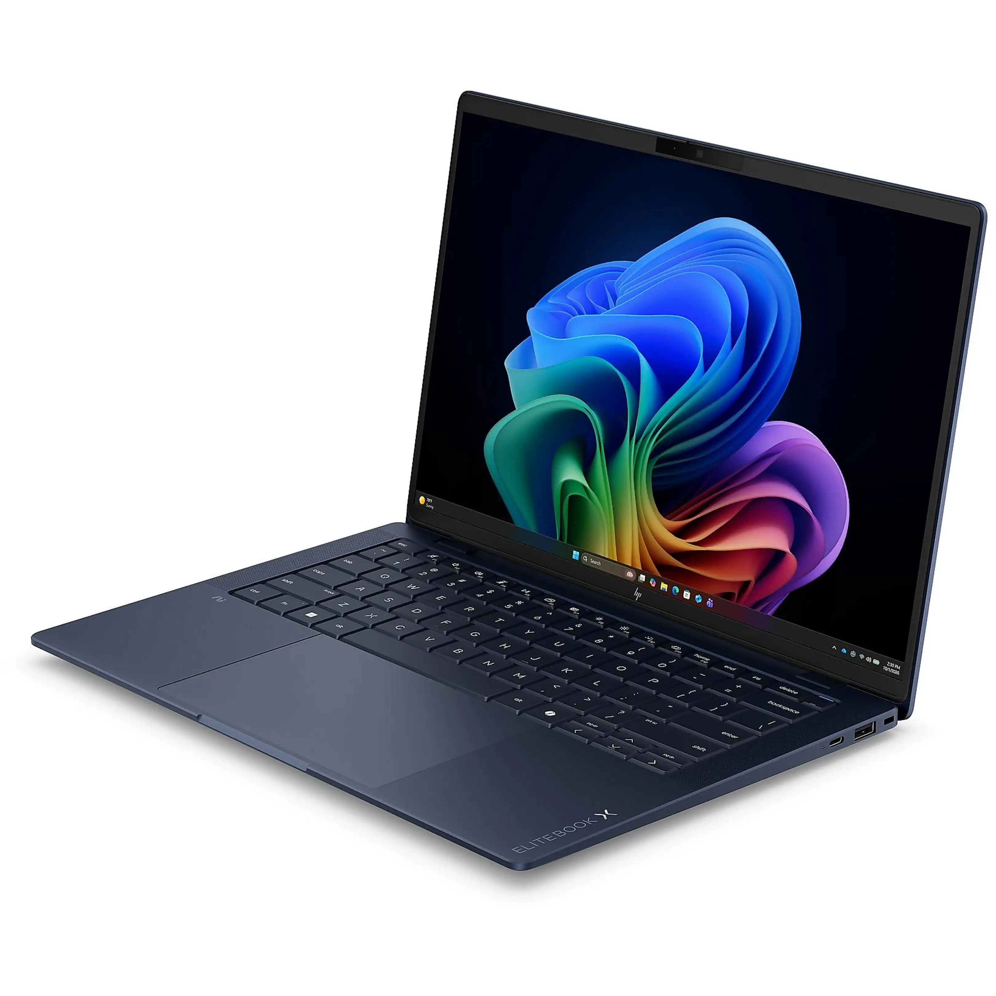 Un laptop scuro con uno schermo astratto colorato su sfondo bianco.