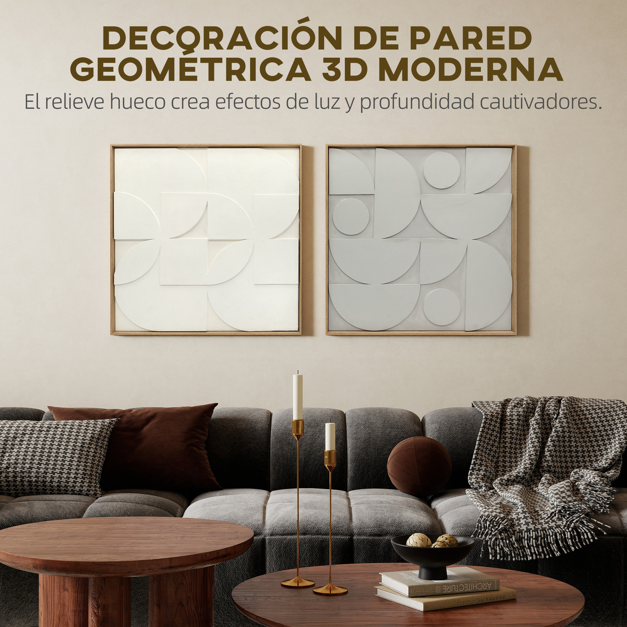 Arte mural 3D moderno sobre un sofá gris, con dos mesas de madera y candelabros en primer plano.