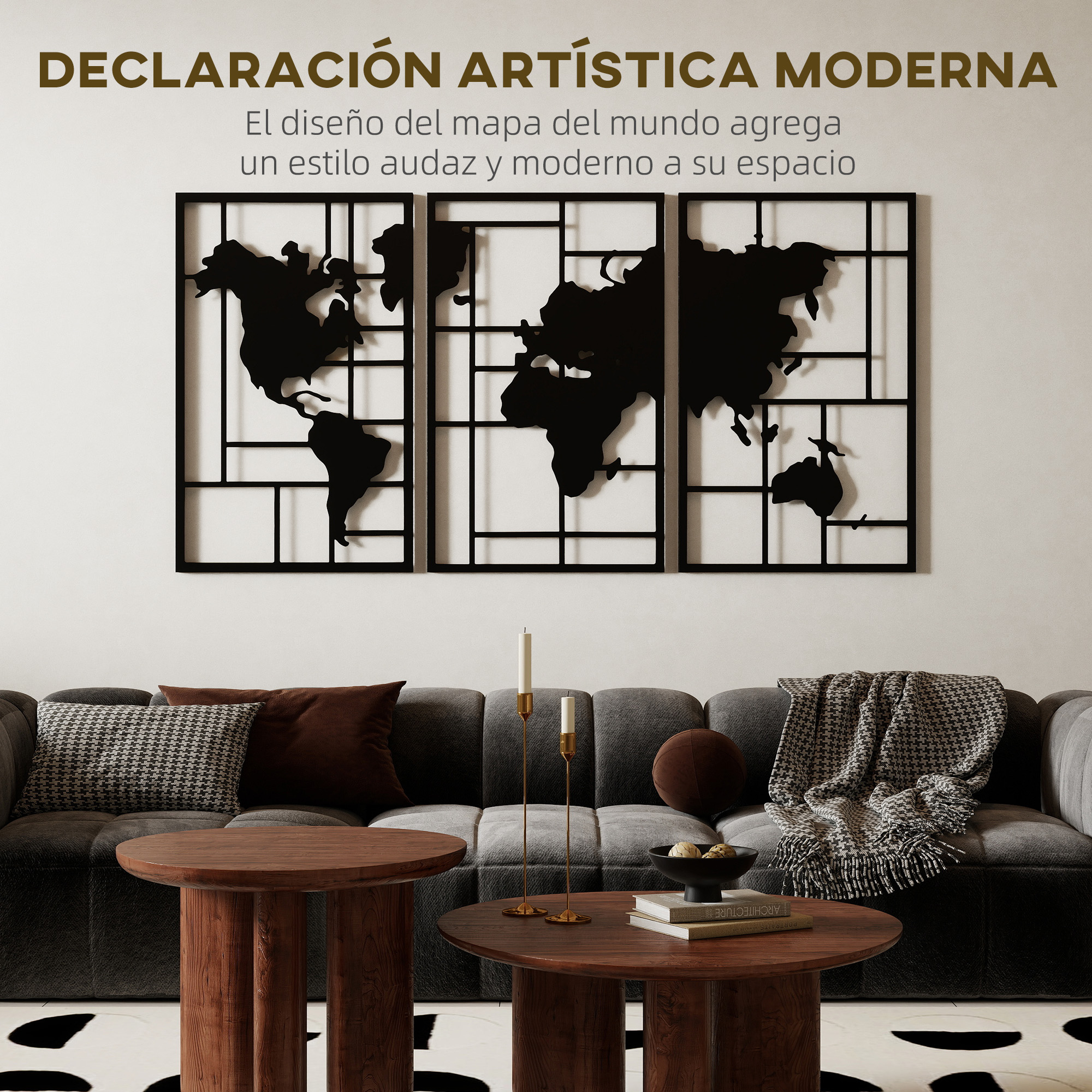 Arte de pared de metal moderno con mapamundi sobre sofá gris y mesas de madera en sala de estar minimalista.