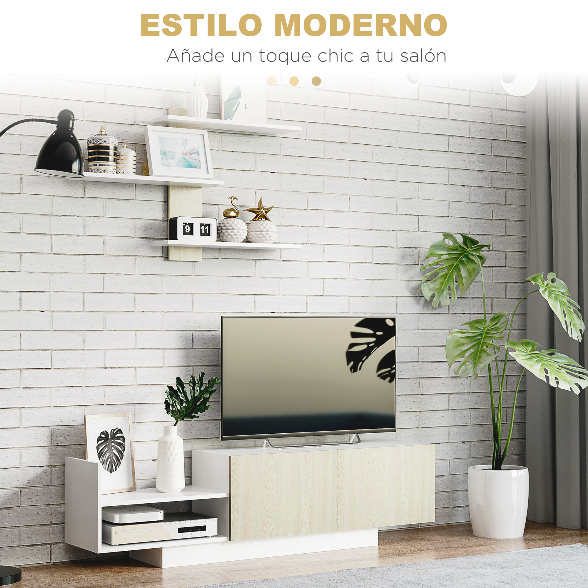 Salón con mueble de TV blanco, estantes de pared, televisión y gran planta monstera ante pared de ladrillo.