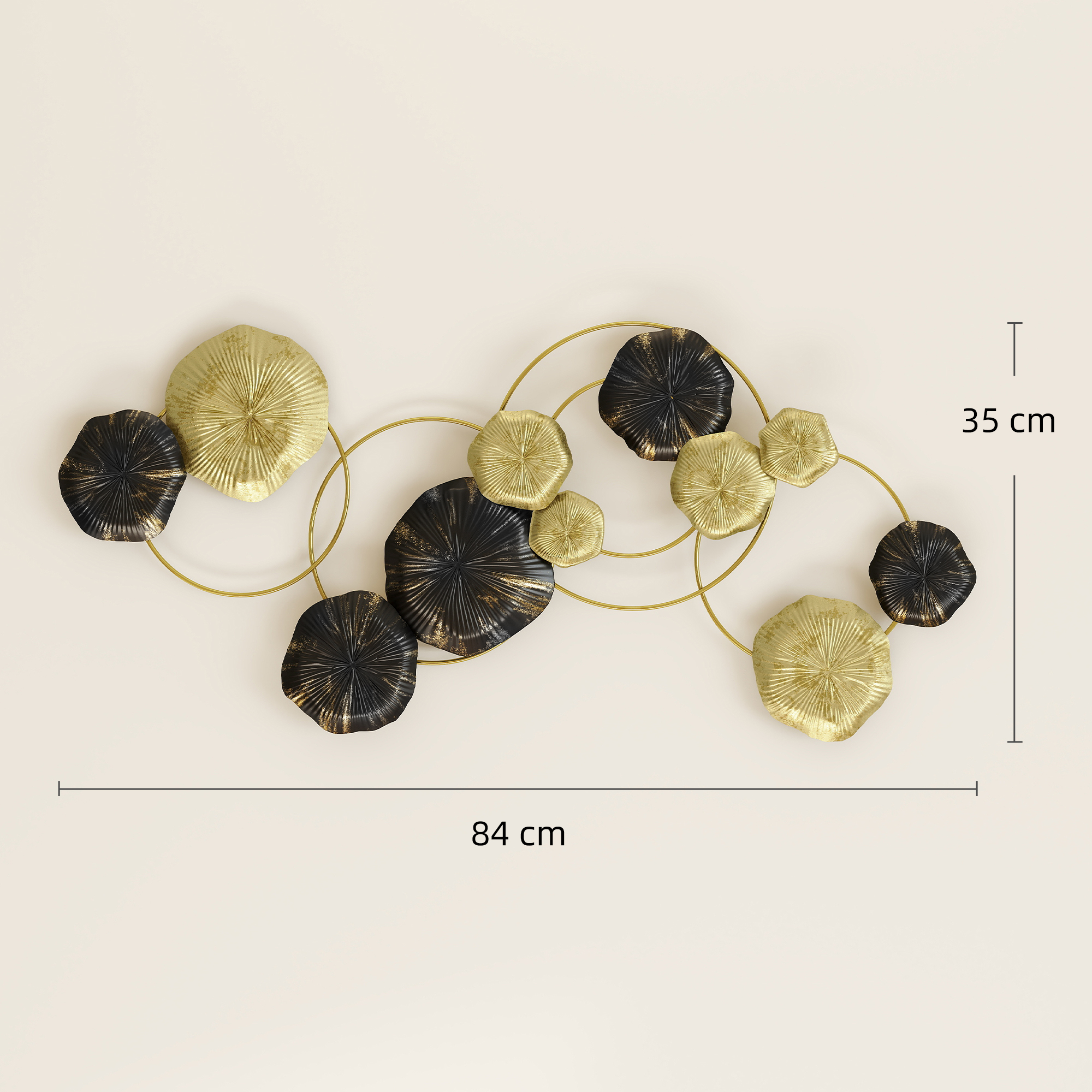 Decoración de pared de metal con discos florales negros y dorados en anillos, de 84x35 cm.