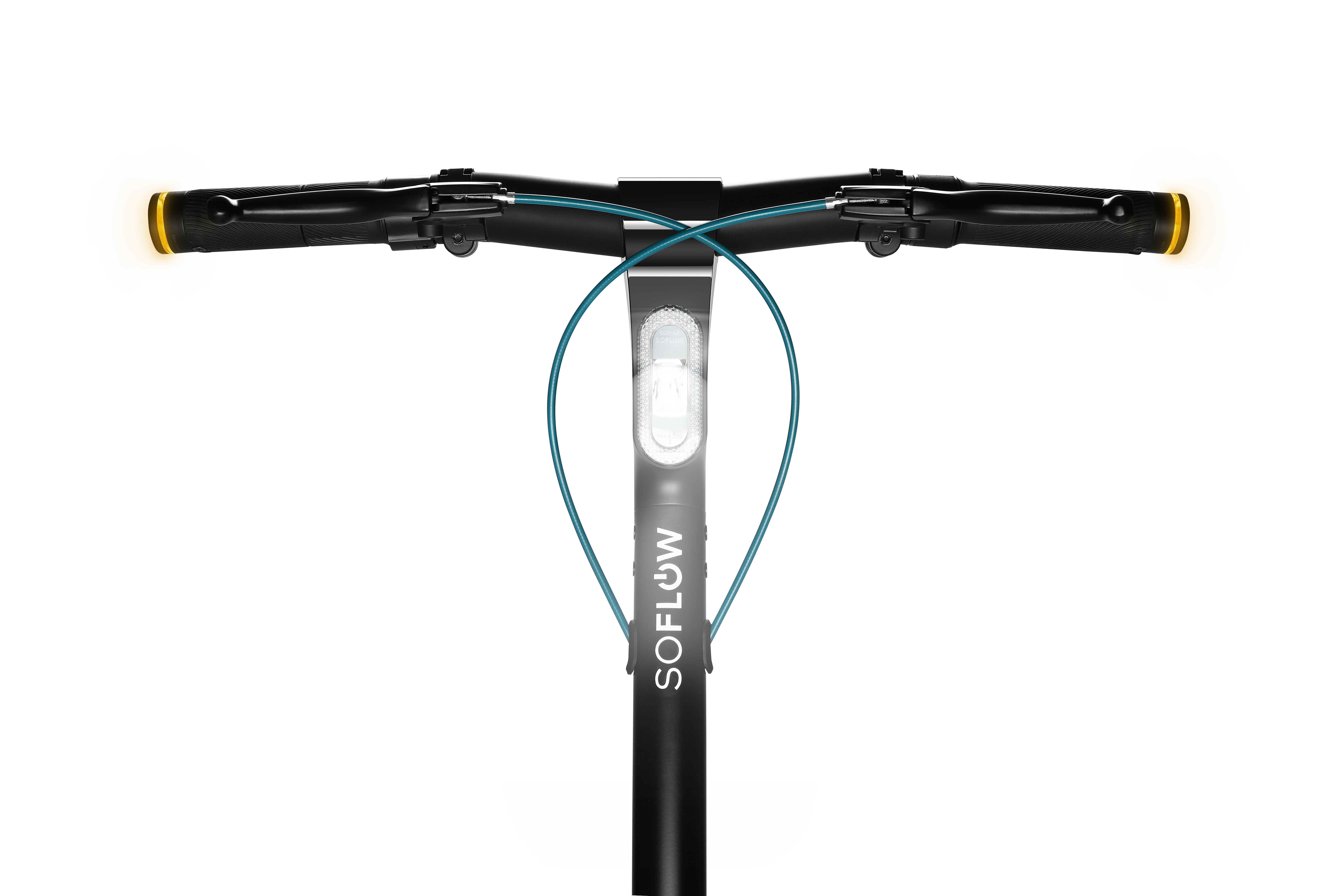 Schwarzer E-Scooter-Lenker mit leuchtendem Frontlicht, gelben Griffenden und gekreuzten blauen Kabeln vor schwarzem Hintergrund.