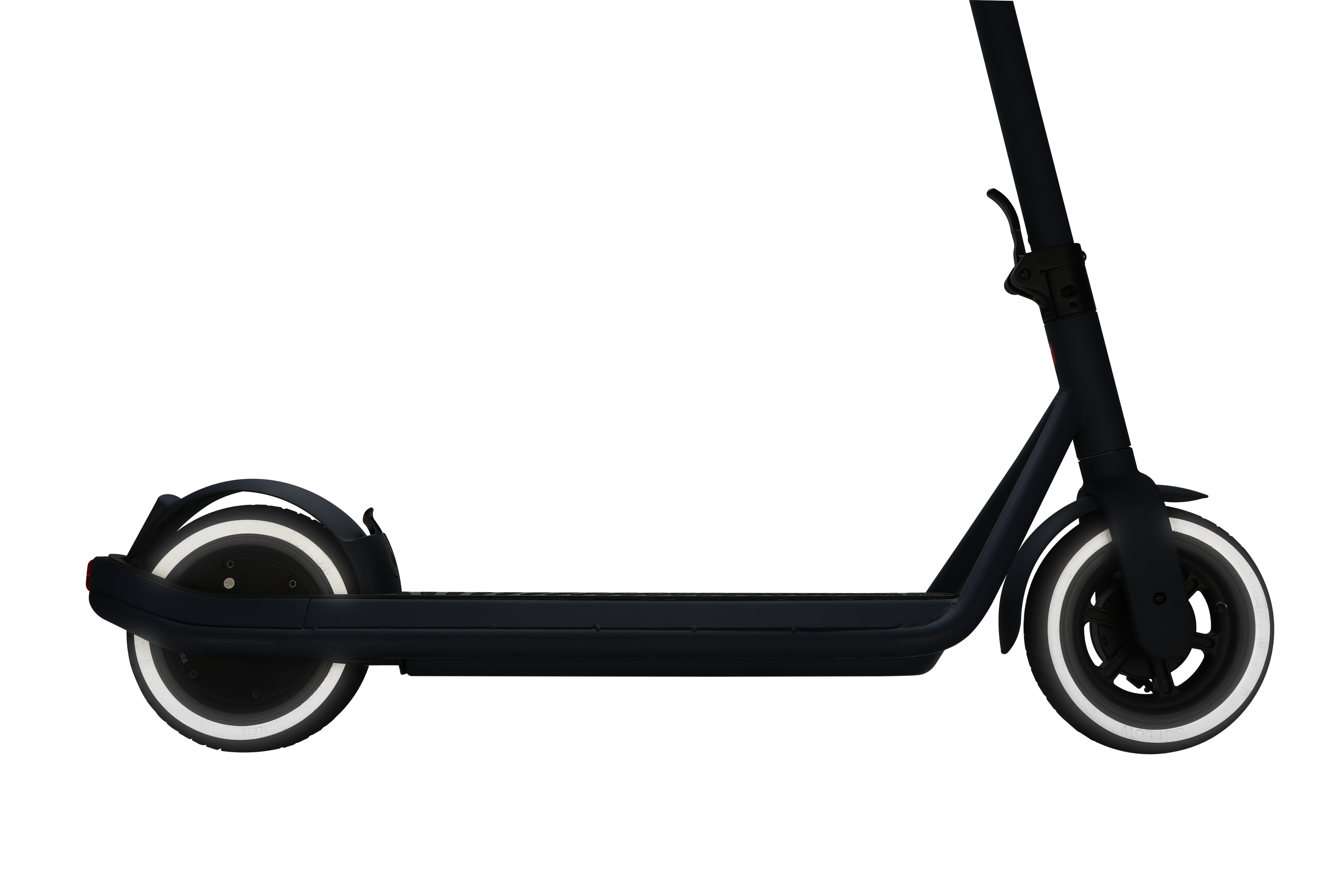 Ein schwarzer E-Scooter mit leuchtend weißen Felgen vor dunklem Hintergrund.