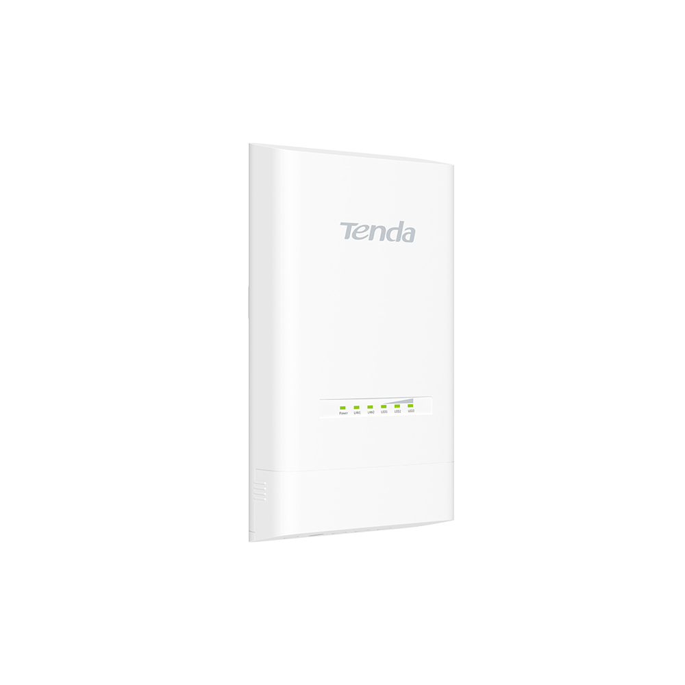 Siyah arka plan üzerinde ön tarafında beş yeşil durum gösterge ışığı bulunan beyaz bir Tenda Wi-Fi yönlendirici.