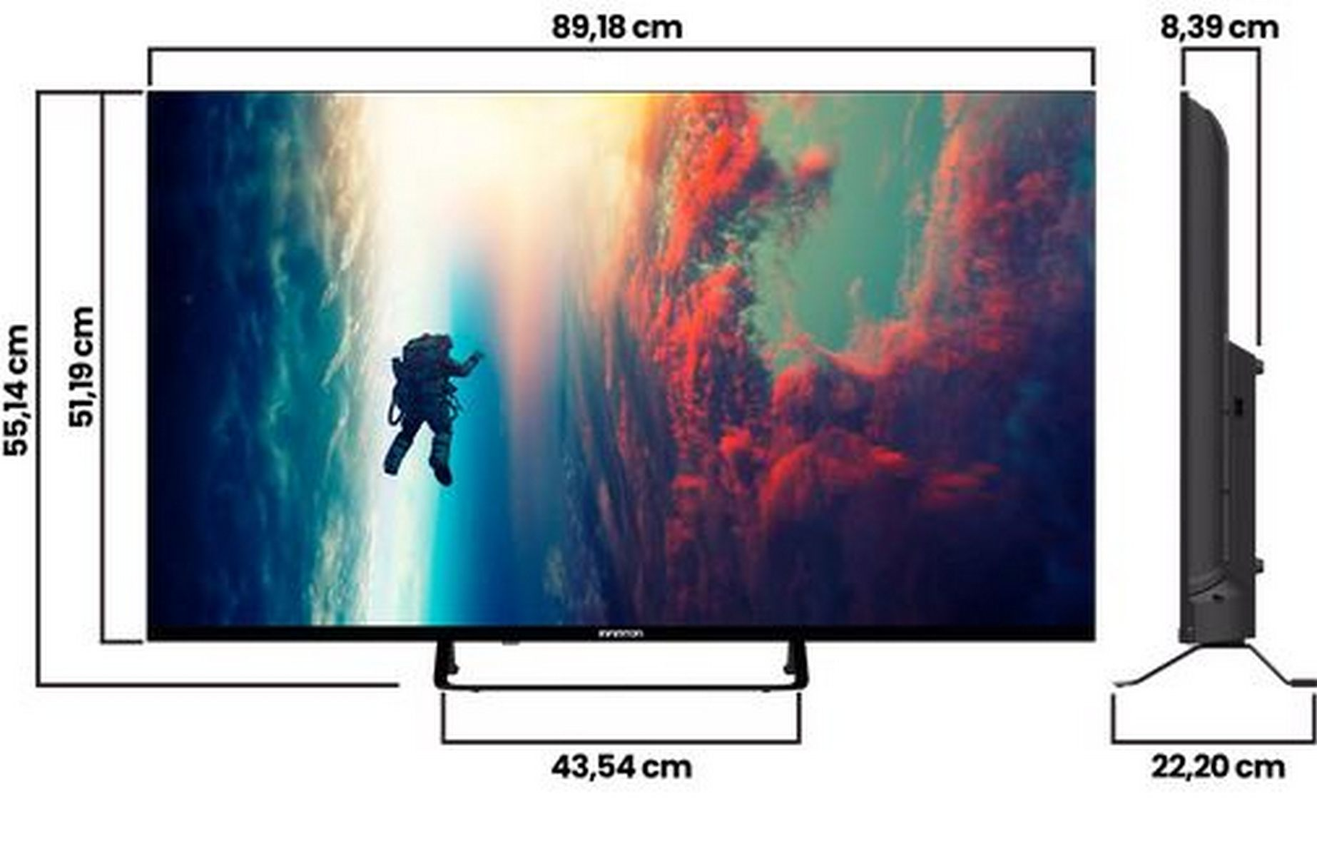 Un televisor muestra un astronauta y las medidas de ancho, alto y profundidad.