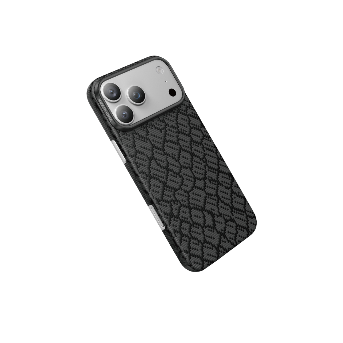 Siyah arka planda açılı duran, koyu karbon fiber kılıflı ve üçlü kameralı bir akıllı telefon.