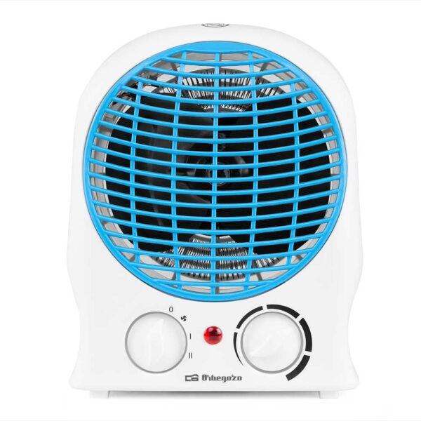 Un calefactor blanco con rejilla frontal azul, dos mandos de control y una luz indicadora roja sobre fondo blanco.