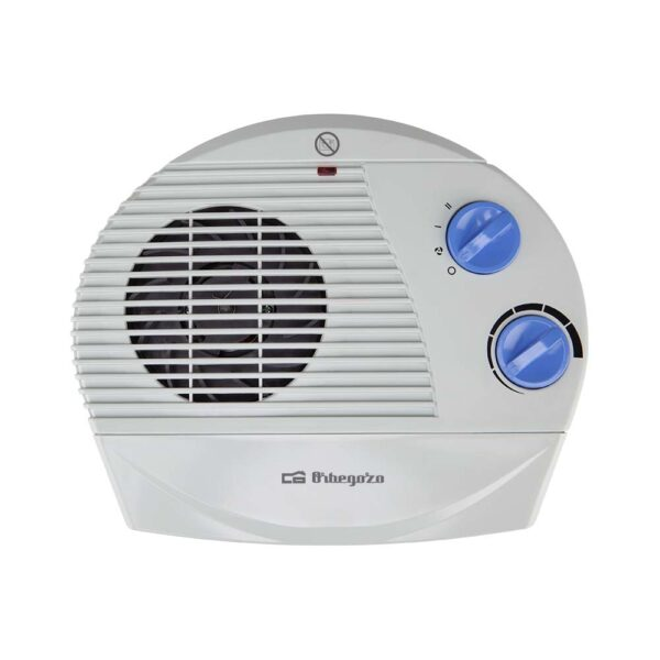 Calefactor eléctrico blanco con mandos azules y rejilla frontal sobre fondo blanco.