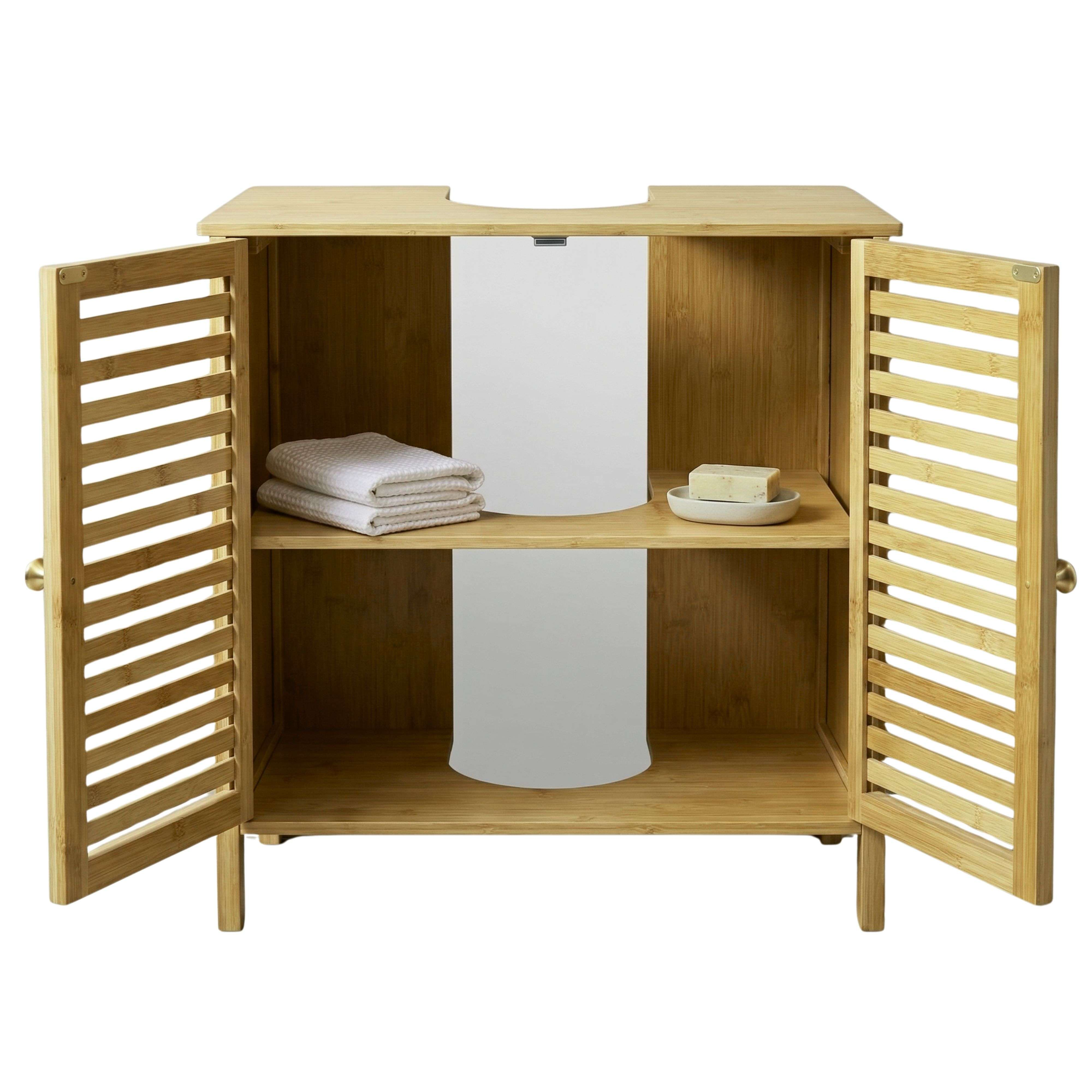 Mueble de lavabo de bambú abierto con puertas de listones, toallas dobladas y jabón.