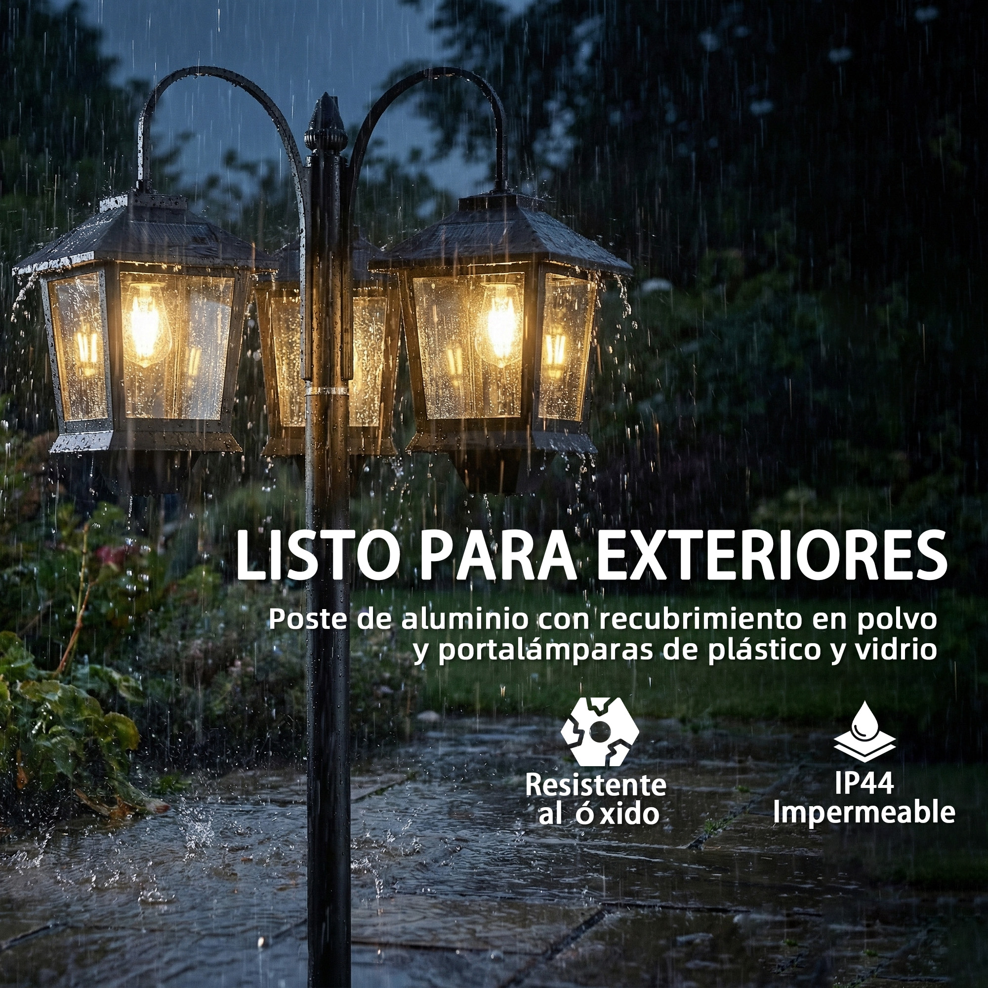 Faroles iluminados bajo fuerte lluvia durante la noche.