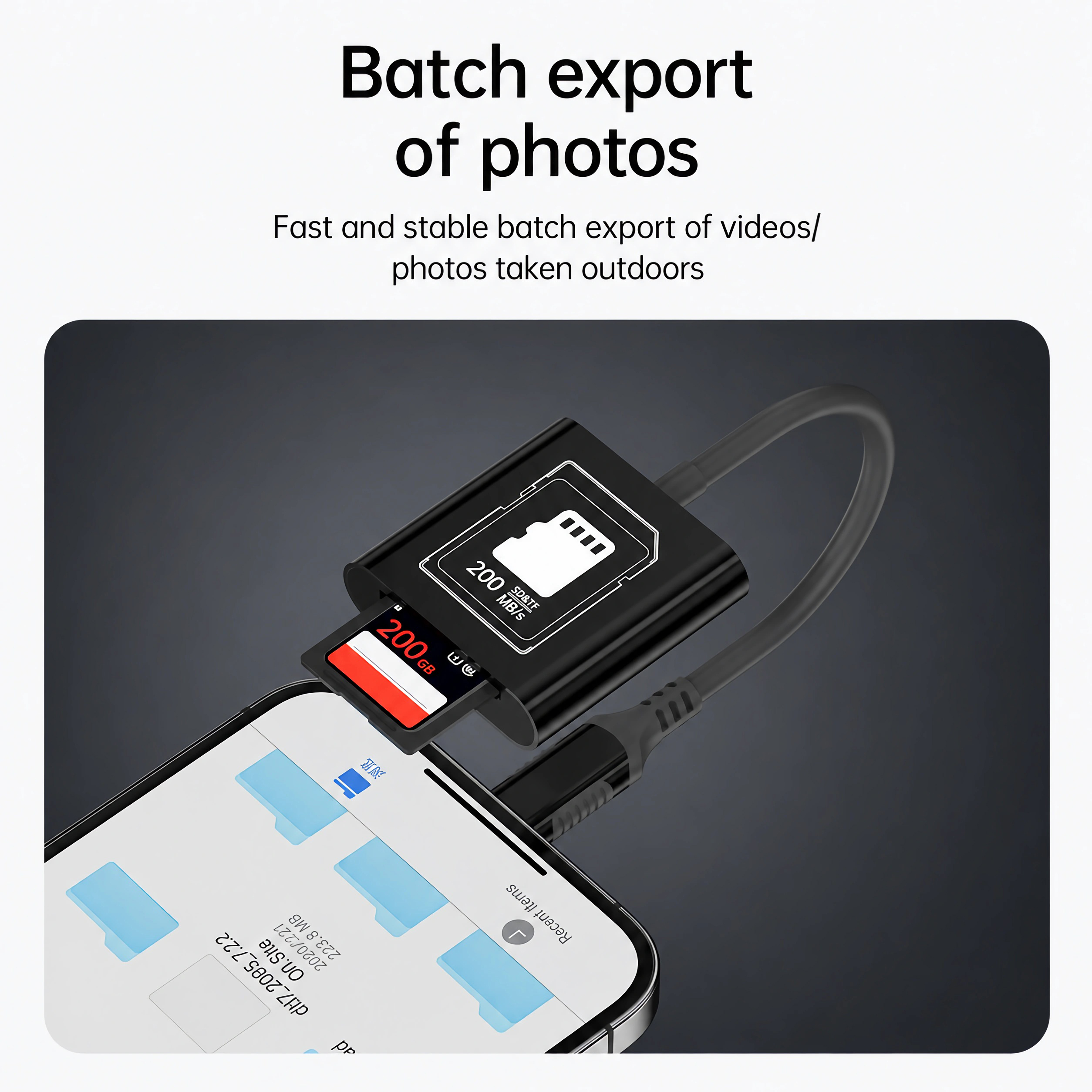 Ein schwarzer Kartenleser ist an ein Smartphone angeschlossen, mit einer Speicherkarte für schnellen Export.