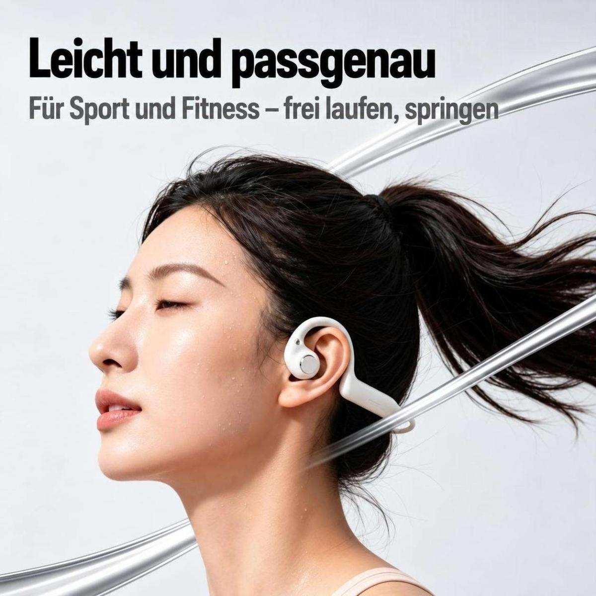 Eine schwitzende Frau mit geschlossenen Augen trägt weiße Sportkopfhörer, während Haare im Wind wehen.