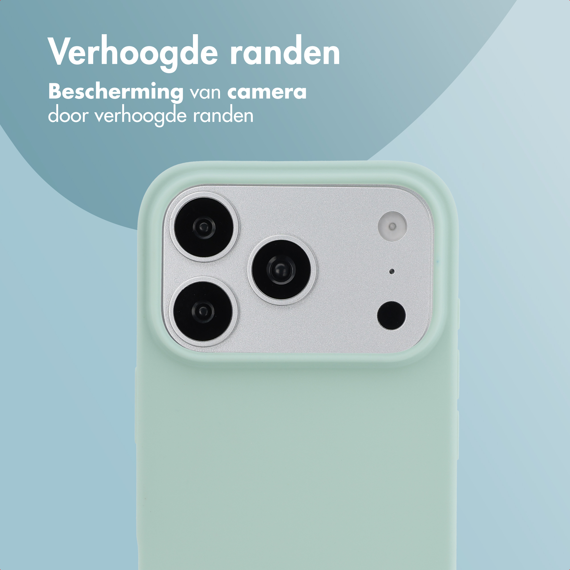 Een mintgroene telefoonhoes toont verhoogde randen rond de zilveren cameramodule op een blauwe achtergrond.