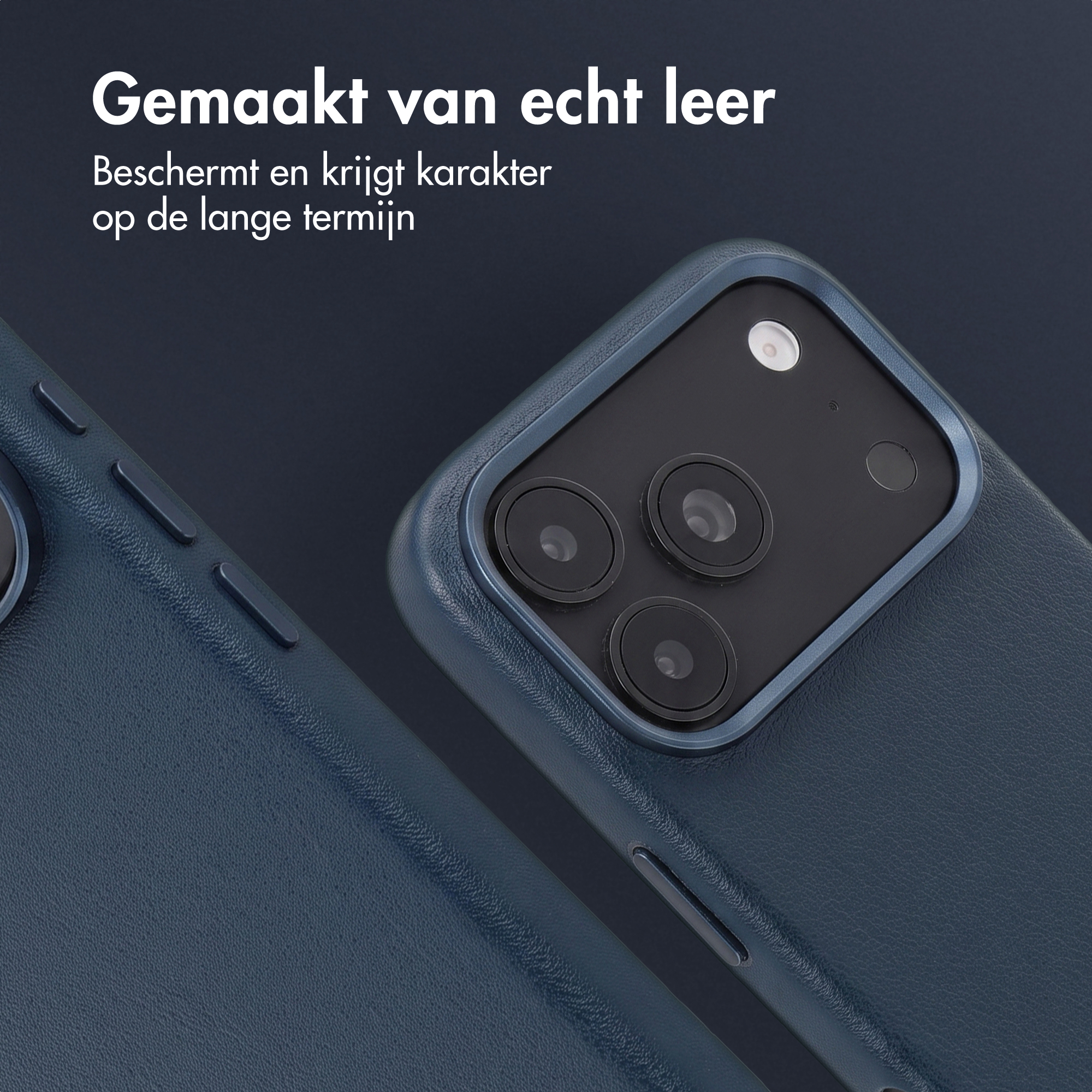 Blaue Echtleder-Smartphone-Hülle mit Kameraausschnitt und Text auf dunkelblauem Hintergrund.