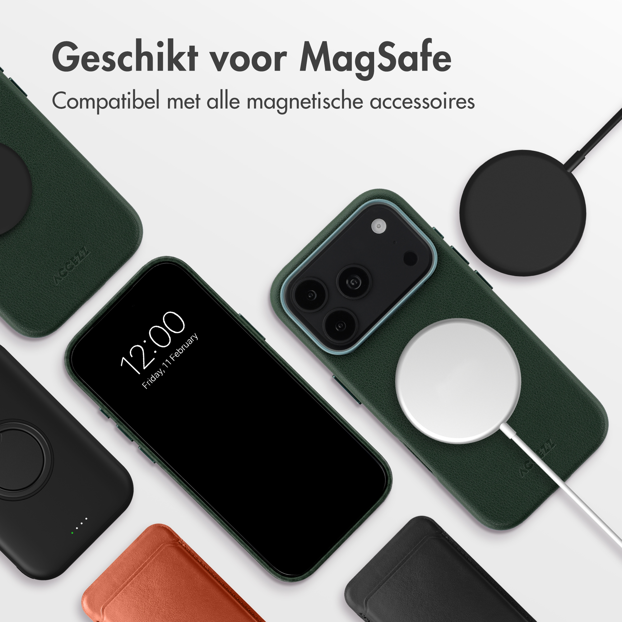 Grüne MagSafe Handyhüllen und ein Smartphone mit MagSafe-Ladegerät auf weißem Grund.