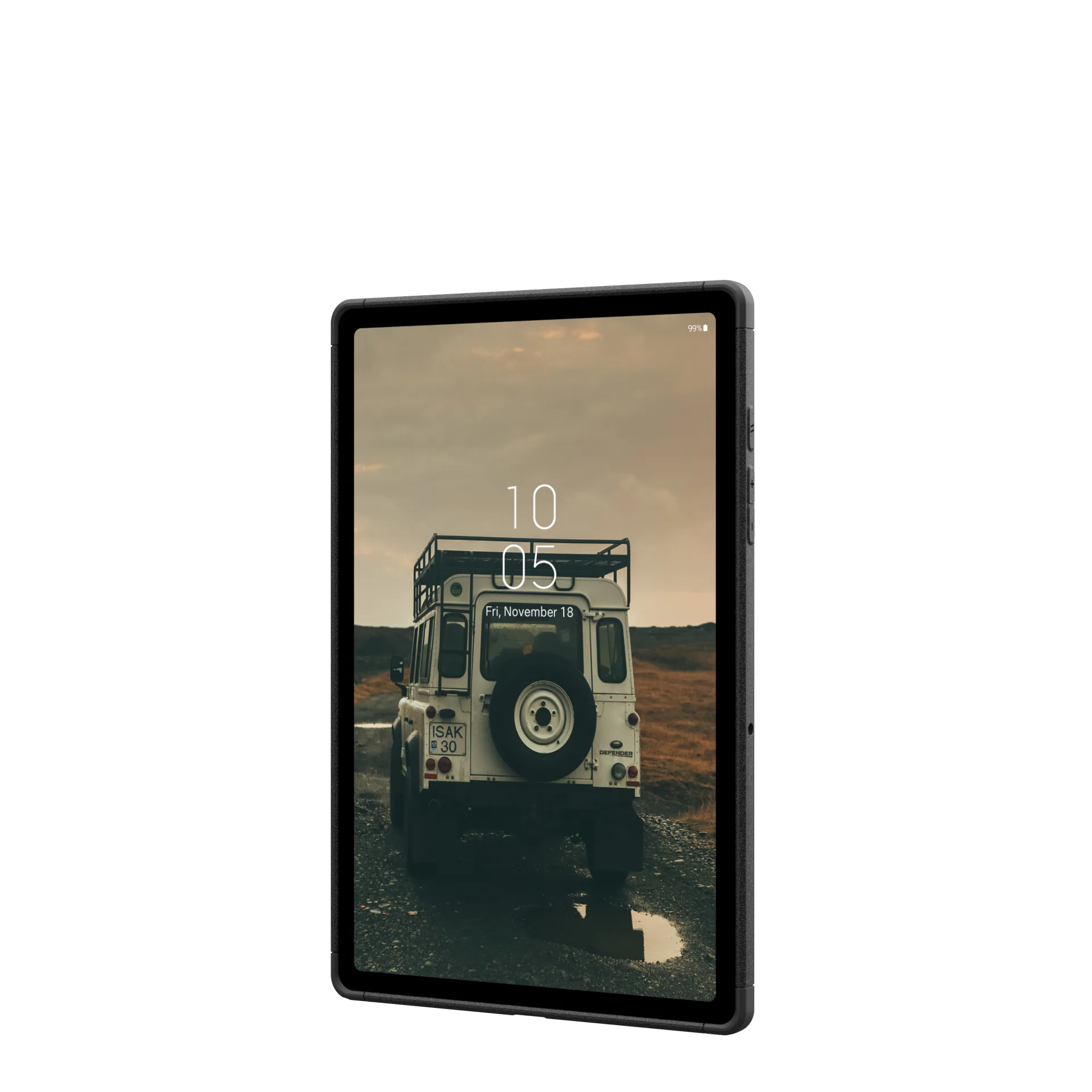 Tablet w ciemnym etui wyświetla ekran blokady z białym samochodem terenowym.