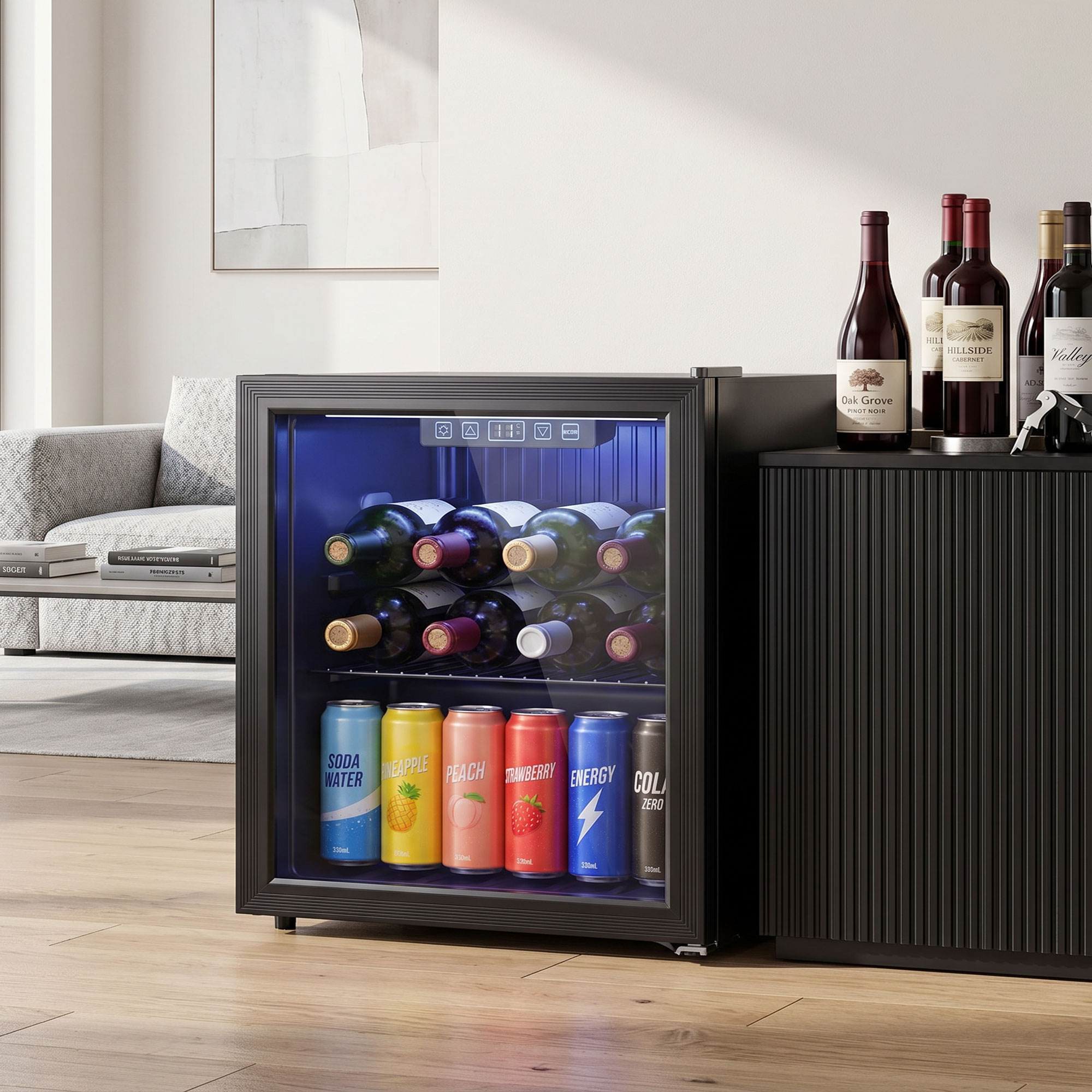 Una mini nevera negra con luz interior azul que contiene botellas de vino y latas.