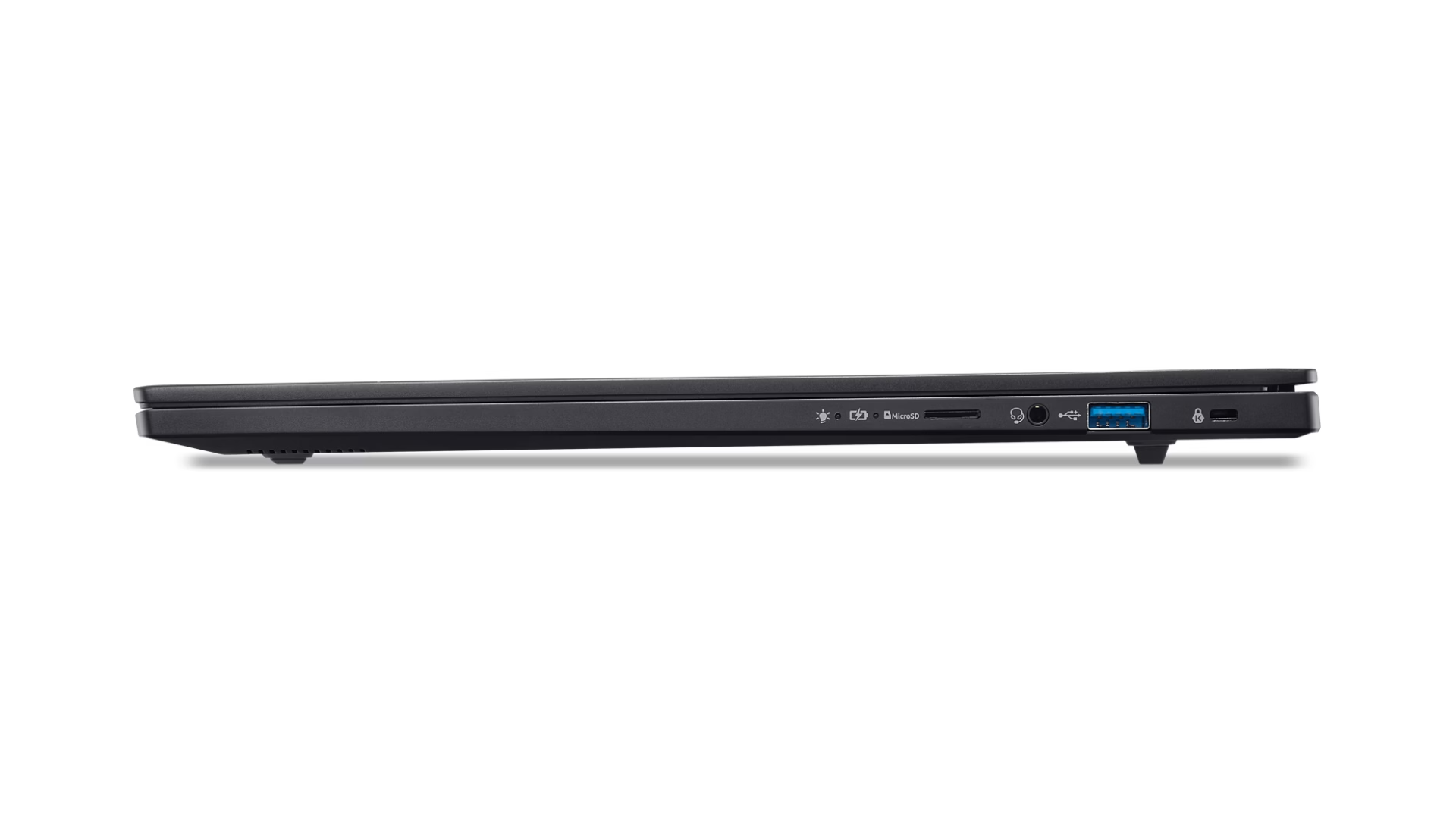 Vista laterale di un laptop nero con porte USB, lettore di schede SD e jack per cuffie.
