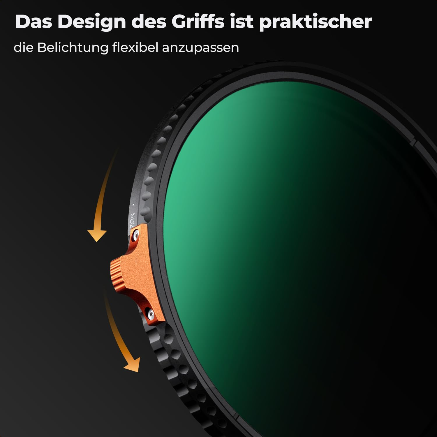 Ein runder Kamerafilter mit einem orangen Drehgriff und grüner Linse auf schwarzem Hintergrund.