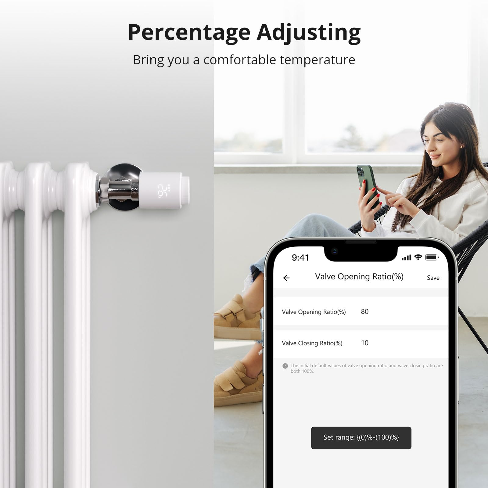 Eine Frau sitzt auf einem Stuhl, während eine Smartphone-App die Ventilöffnung eines Heizkörpers steuert.