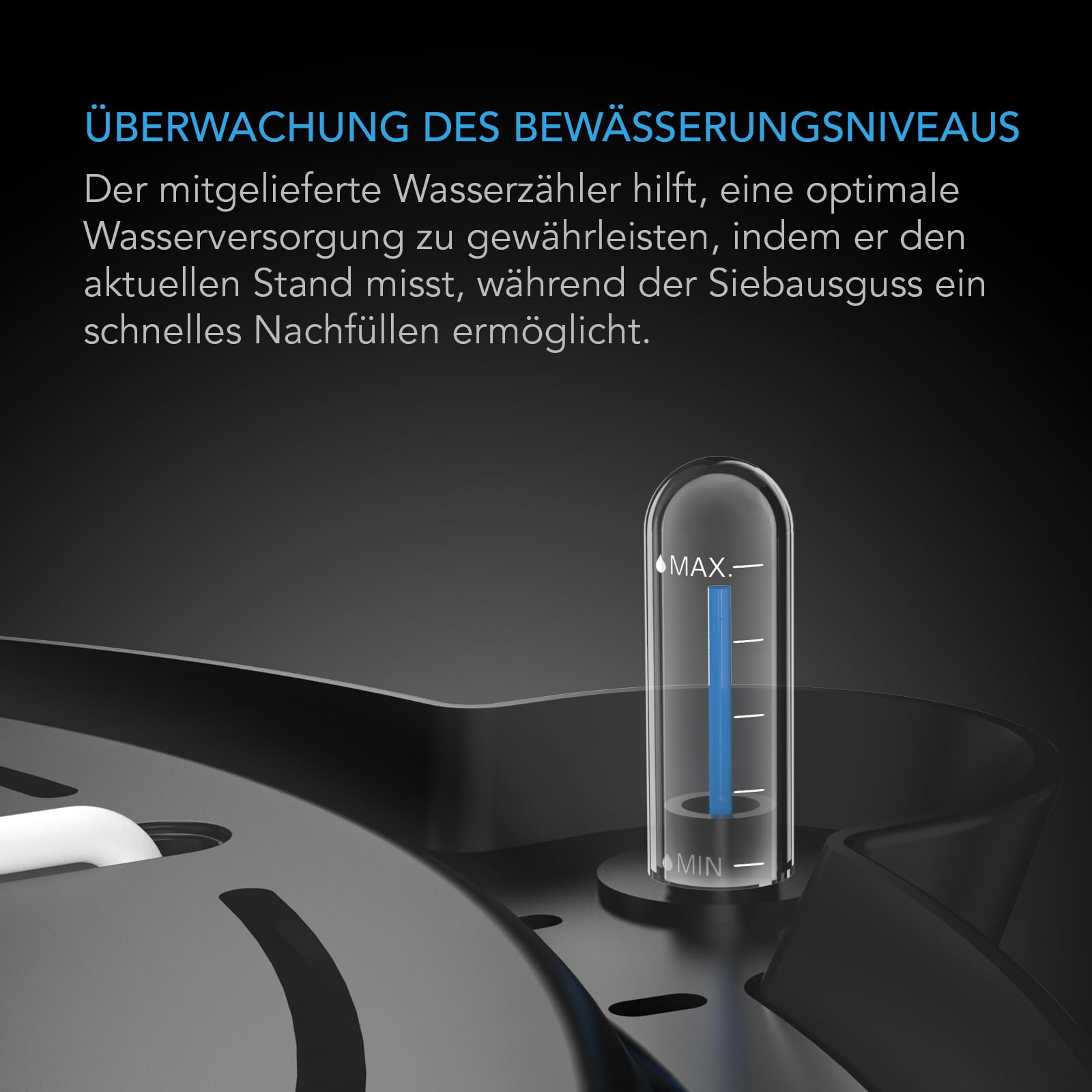 Un indicateur de niveau d'eau transparent avec un marqueur bleu indique le niveau de remplissage sur une surface noire.