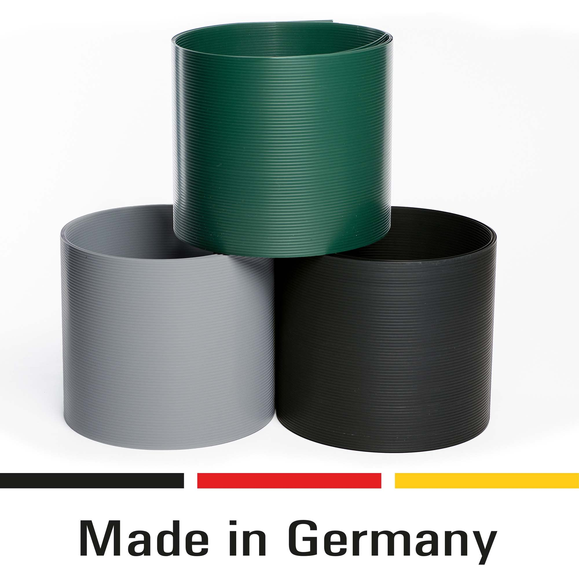 Trois rouleaux de bordure de jardin vert, gris et noir, avec le texte Made in Germany et un drapeau allemand en dessous.