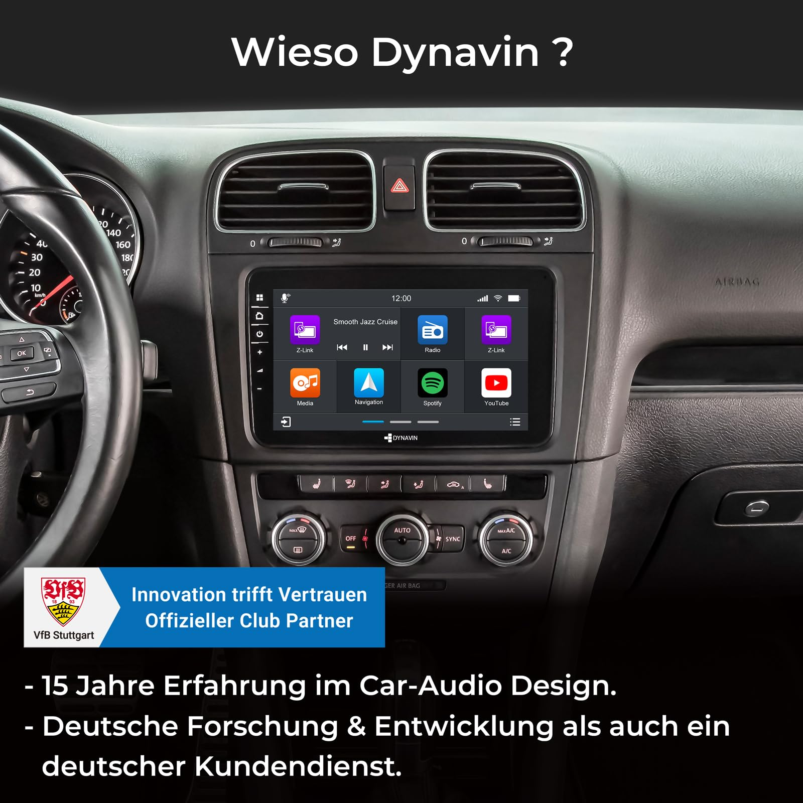 Tableau de bord de voiture avec un système d'infodivertissement à écran tactile Dynavin.
