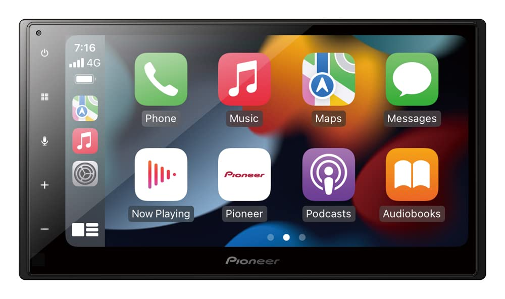 Un écran tactile d'autoradio Pioneer affichant des icônes d'applications Apple CarPlay comme Téléphone et Musique.