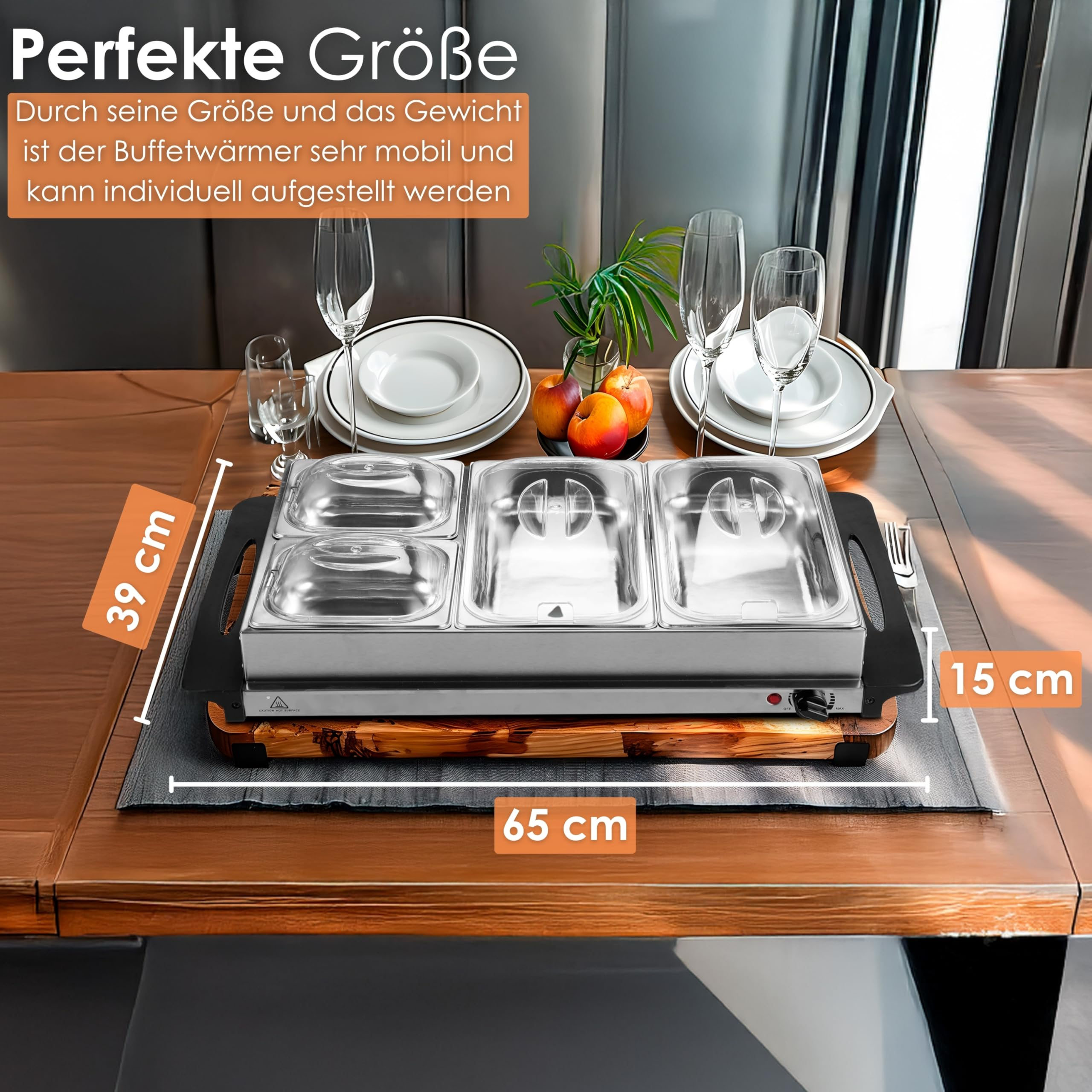 Un chauffe-buffet en acier inoxydable avec trois compartiments sur une base en bois.
