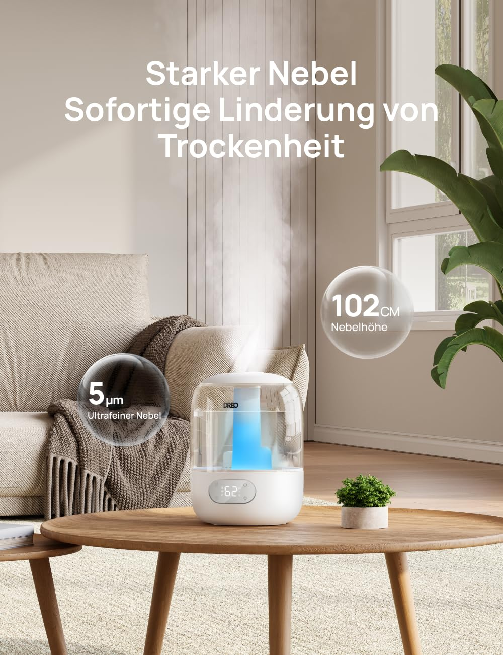 Un humidificateur blanc est posé sur une table en bois dans un salon moderne avec un canapé et une plante.