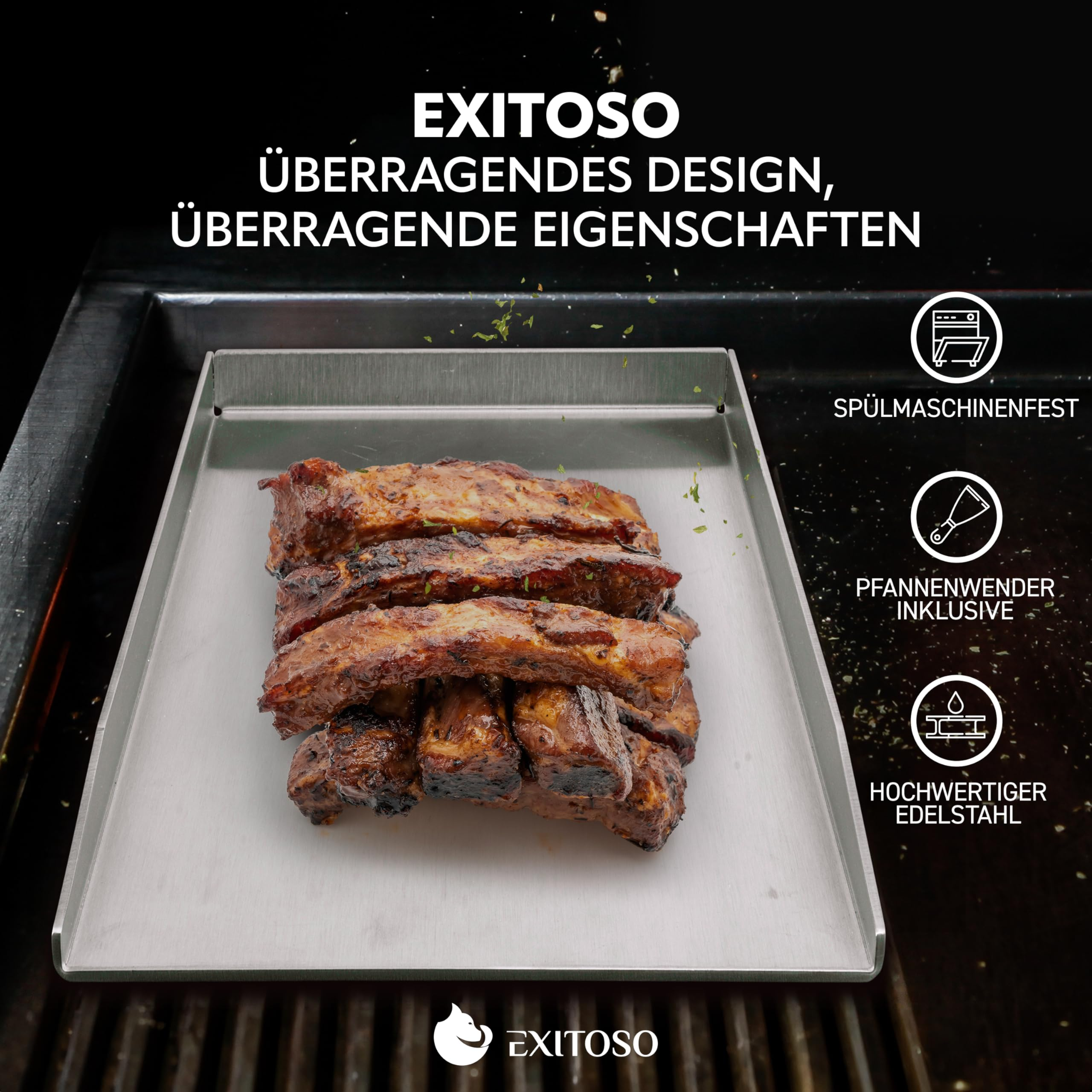 Gegrillte Rippchen auf einem Edelstahlblech über einem Grill, mit Text und Symbolen für Spülmaschinenfestigkeit.