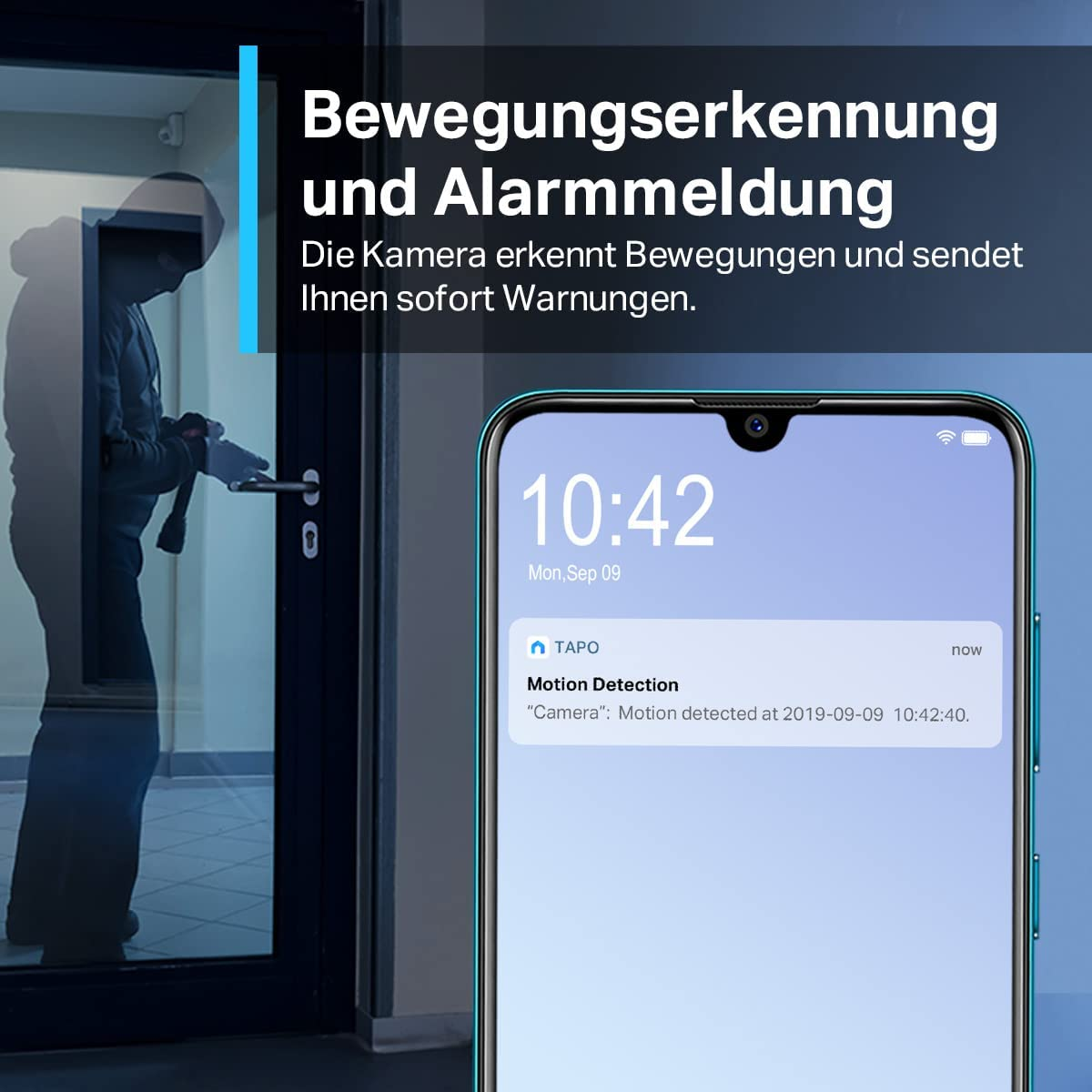 Un smartphone affiche une alerte de mouvement pendant qu'un cambrioleur manipule une porte.