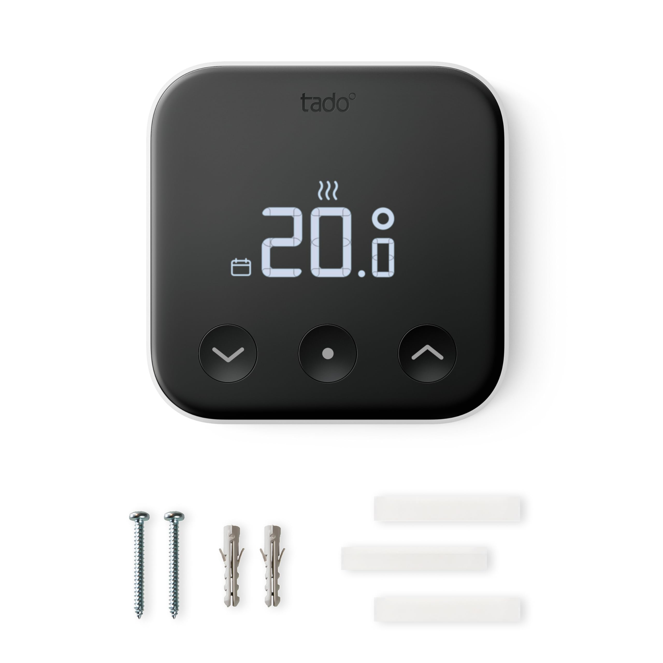 Ein schwarzes tado-Thermostat zeigt 20,8 Grad, mit Schrauben und Montagepads auf weißem Hintergrund.