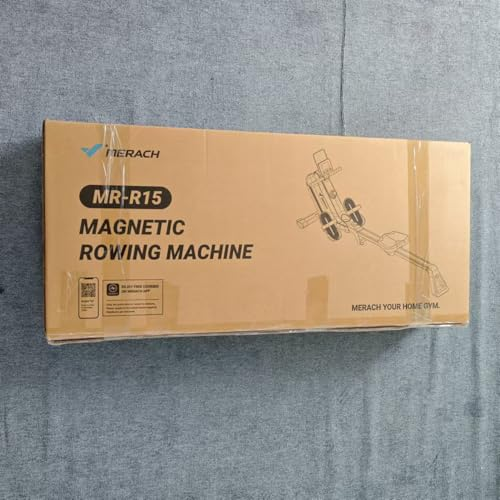 Una scatola di cartone marrone per vogatore magnetico Merach MR-R15 su tessuto grigio.