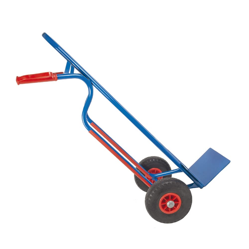 Eine blaue Sackkarre aus Metall mit roten Griffen und zwei Rädern auf weißem Hintergrund.