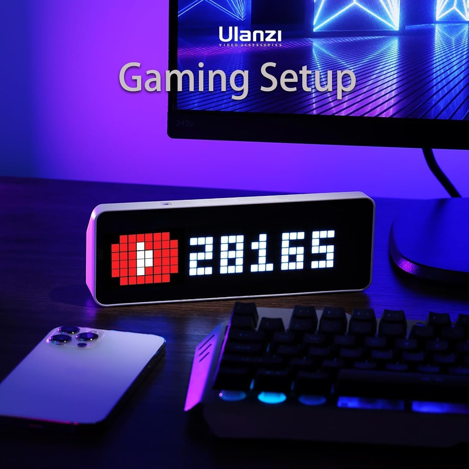 Un orologio pixel art mostra il logo di YouTube e gli iscritti accanto a smartphone e tastiera con luce blu.