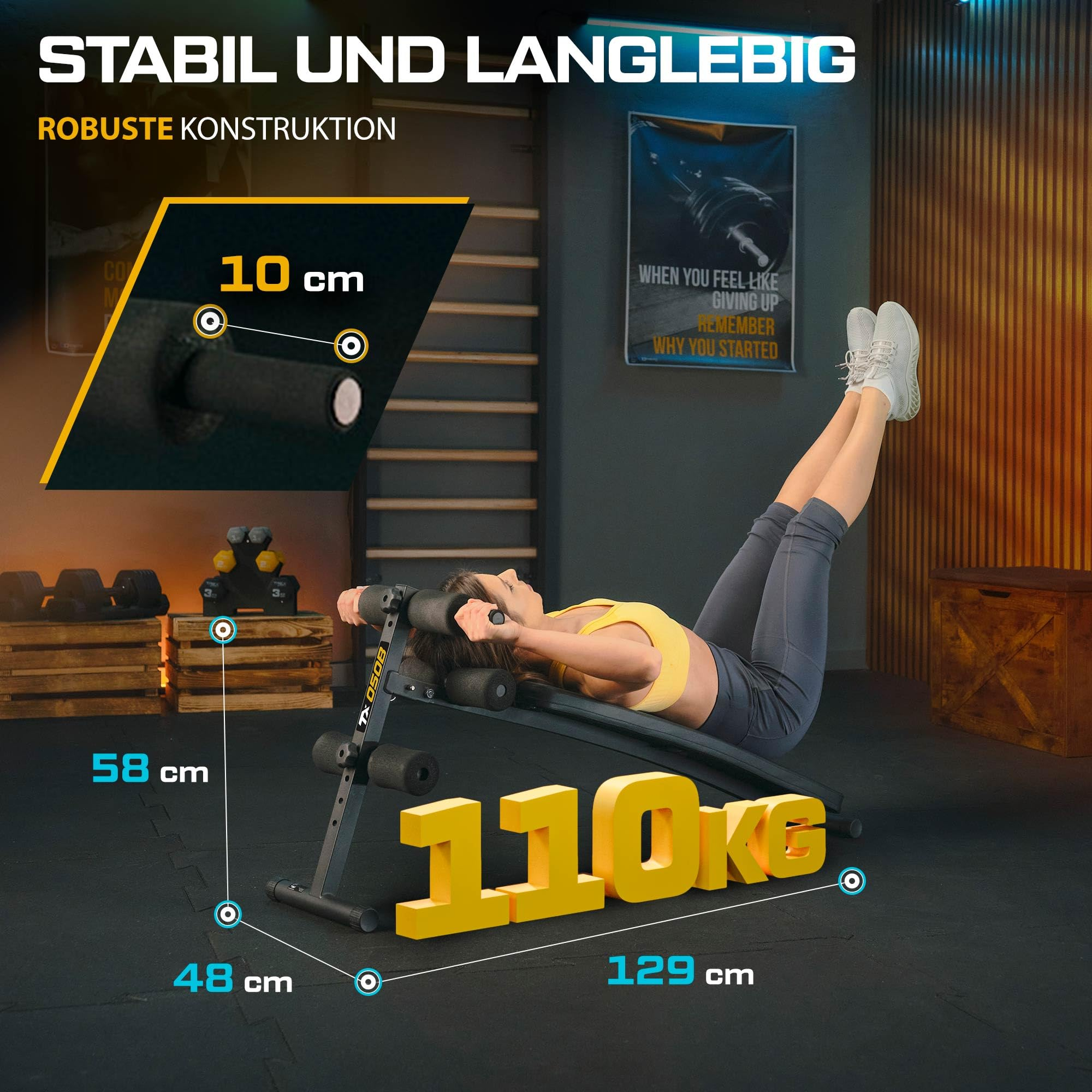 Frau trainiert auf einer Hantelbank im Fitnessstudio mit Maßangaben.