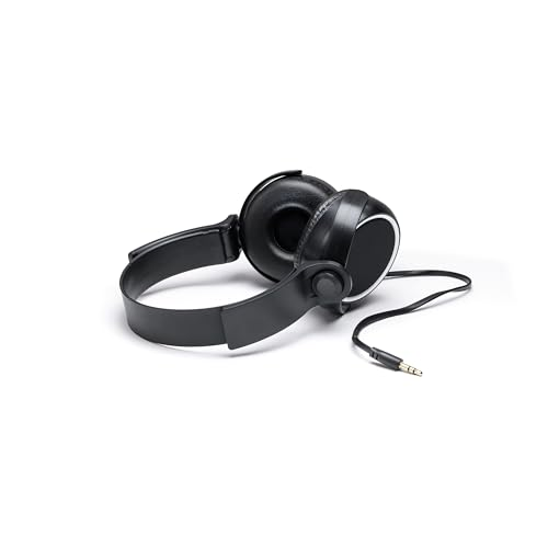 Schwarze Over-Ear-Kopfhörer mit Audiokabel und 3,5-mm-Klinkenstecker auf weißem Hintergrund.