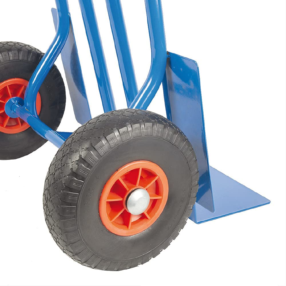 Blaue Sackkarre mit zwei großen luftgefüllten Reifen auf roten Felgen und einer stabilen Bodenplatte.
